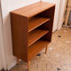 Shelf on spindle feet