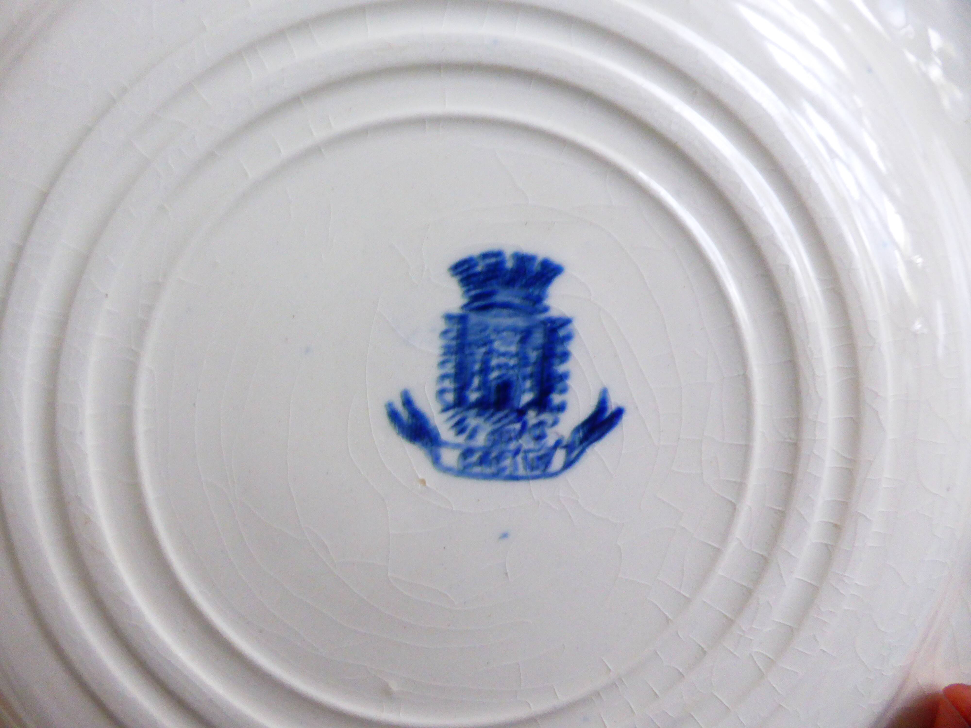 Hollow plate from Gien 221289