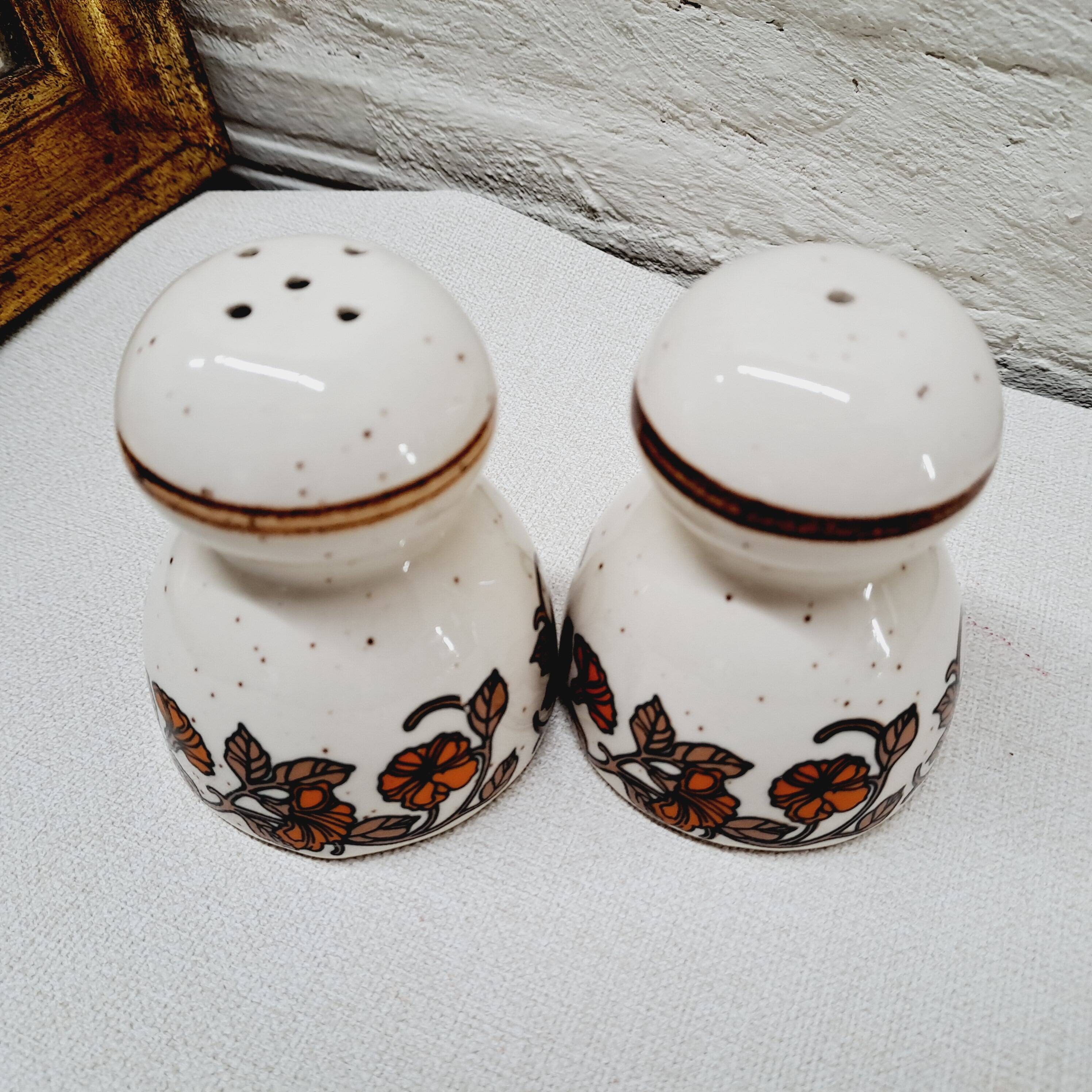 70s salt and pepper shaker set