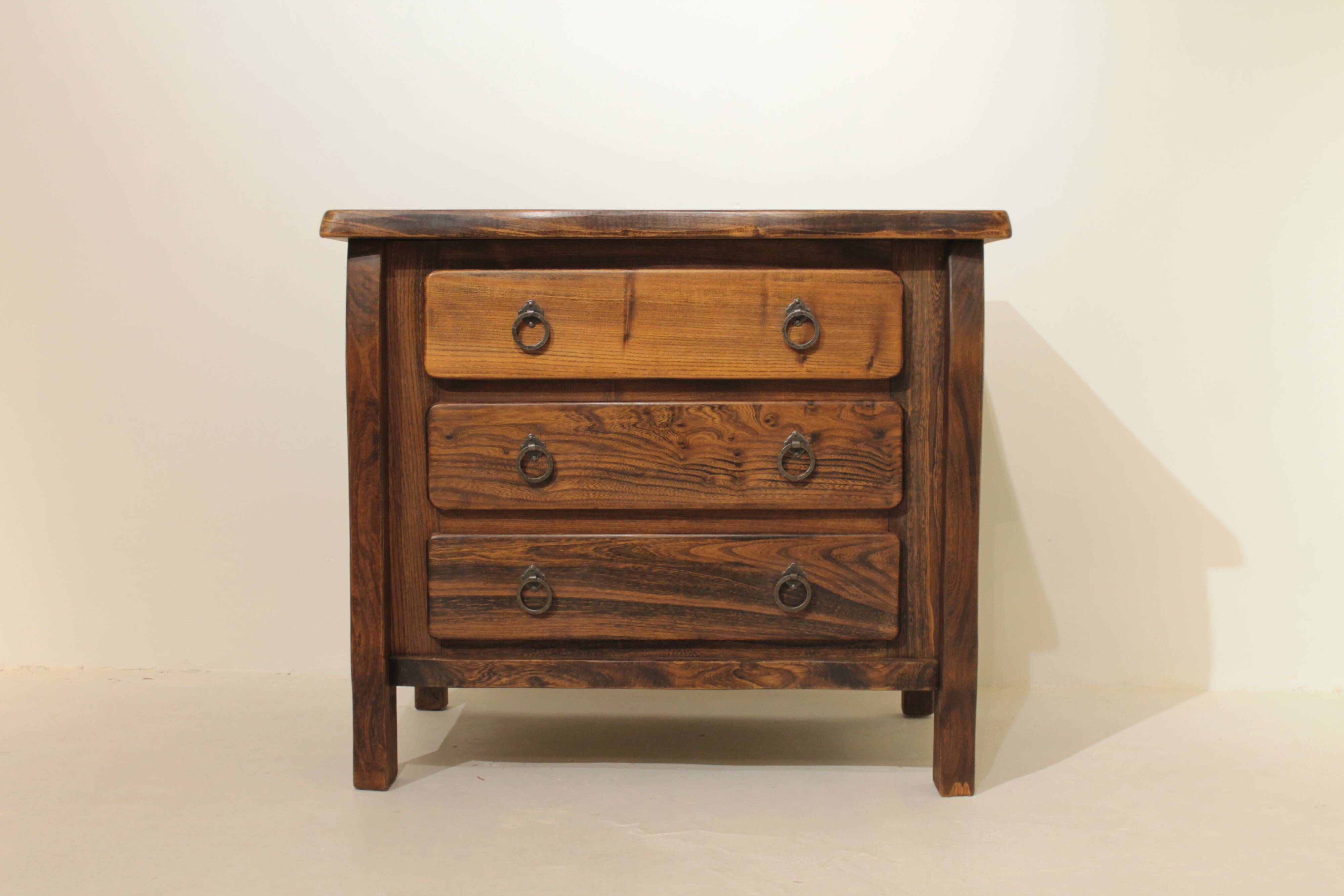 Commode brutaliste en orme Aranjou - Année 60