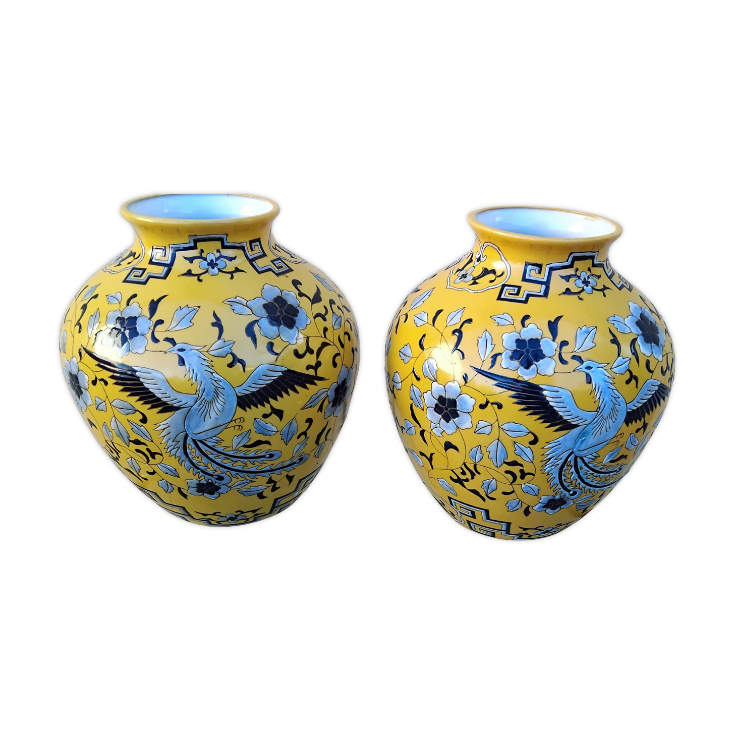 Pair of Chinese faience vases with Asian dragon decor in a Japonese style.