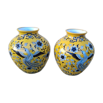 Pair of Chinese faience vases with Asian dragon decor in a Japonese style.