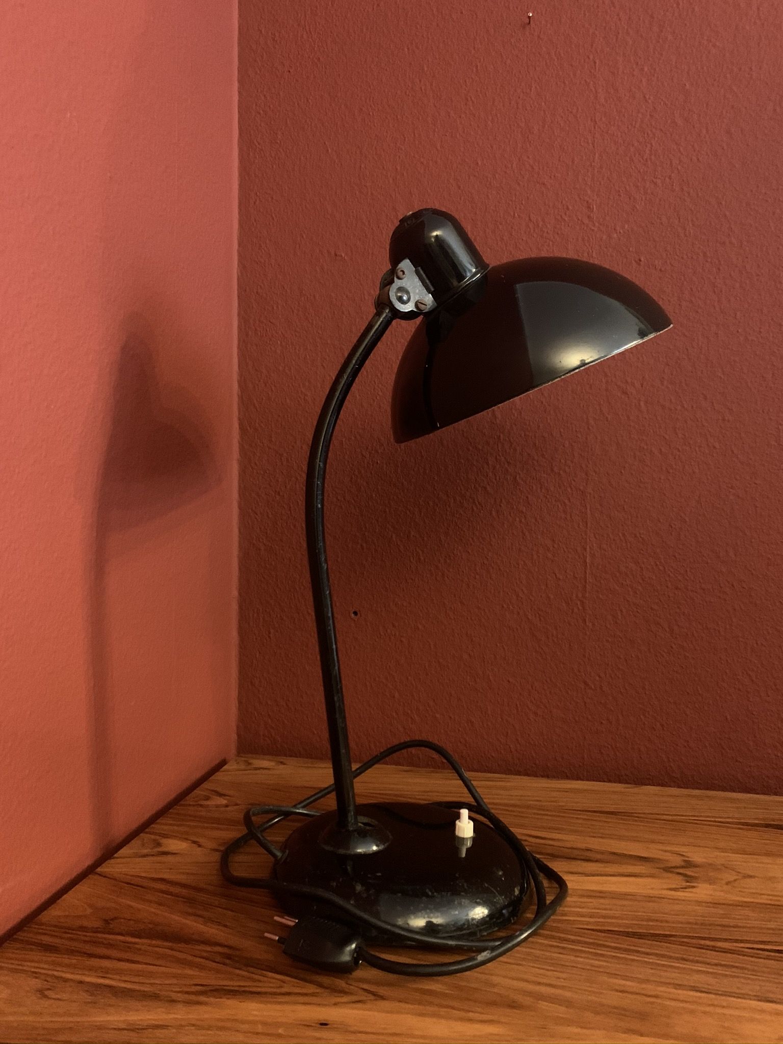 Lampe de bureau noire allemande MidCentury par Kaiser Idell, années 1940
