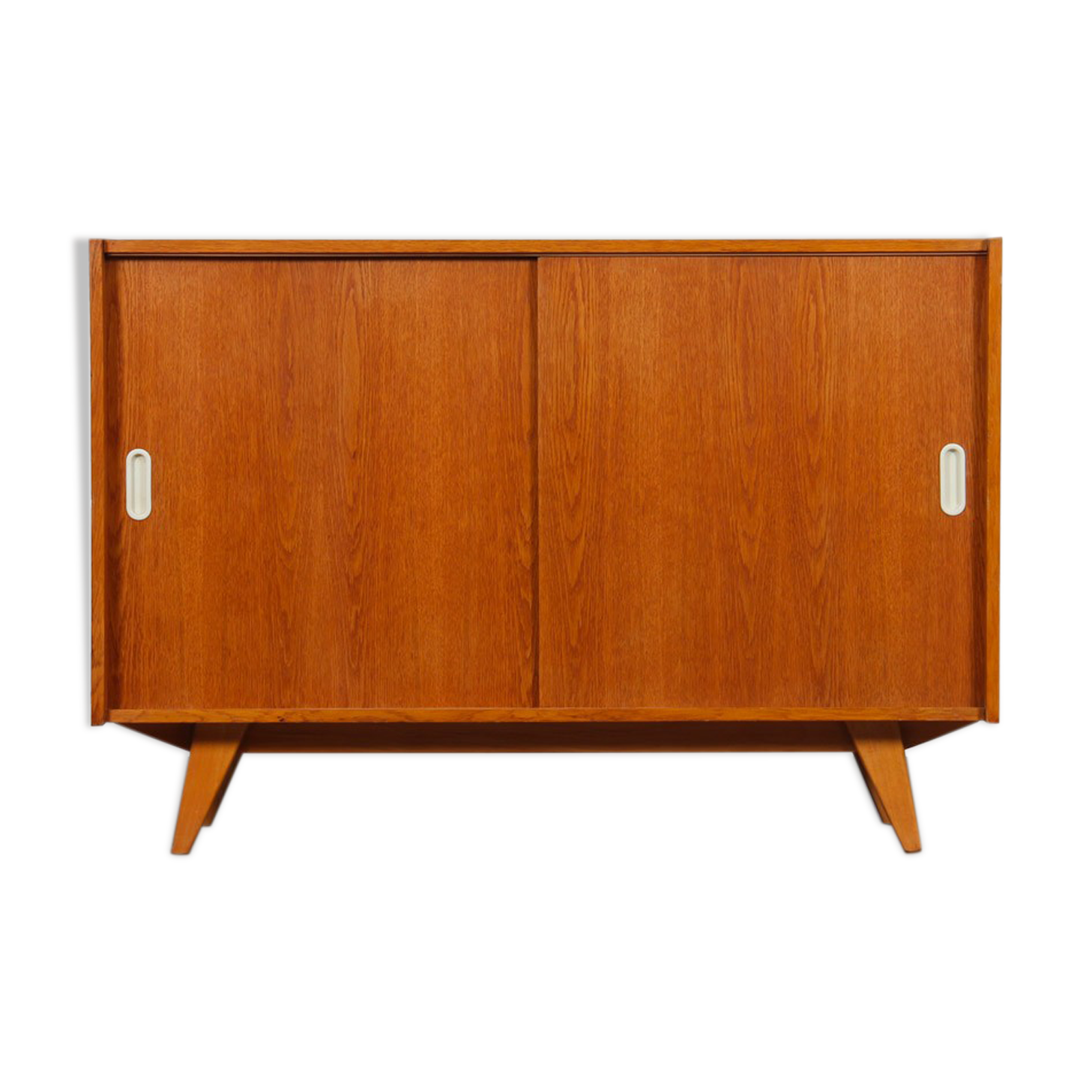 Buffet en placage chêne, modèle U-452, par Jiri Jiroutek pour Interier Praha, 1960