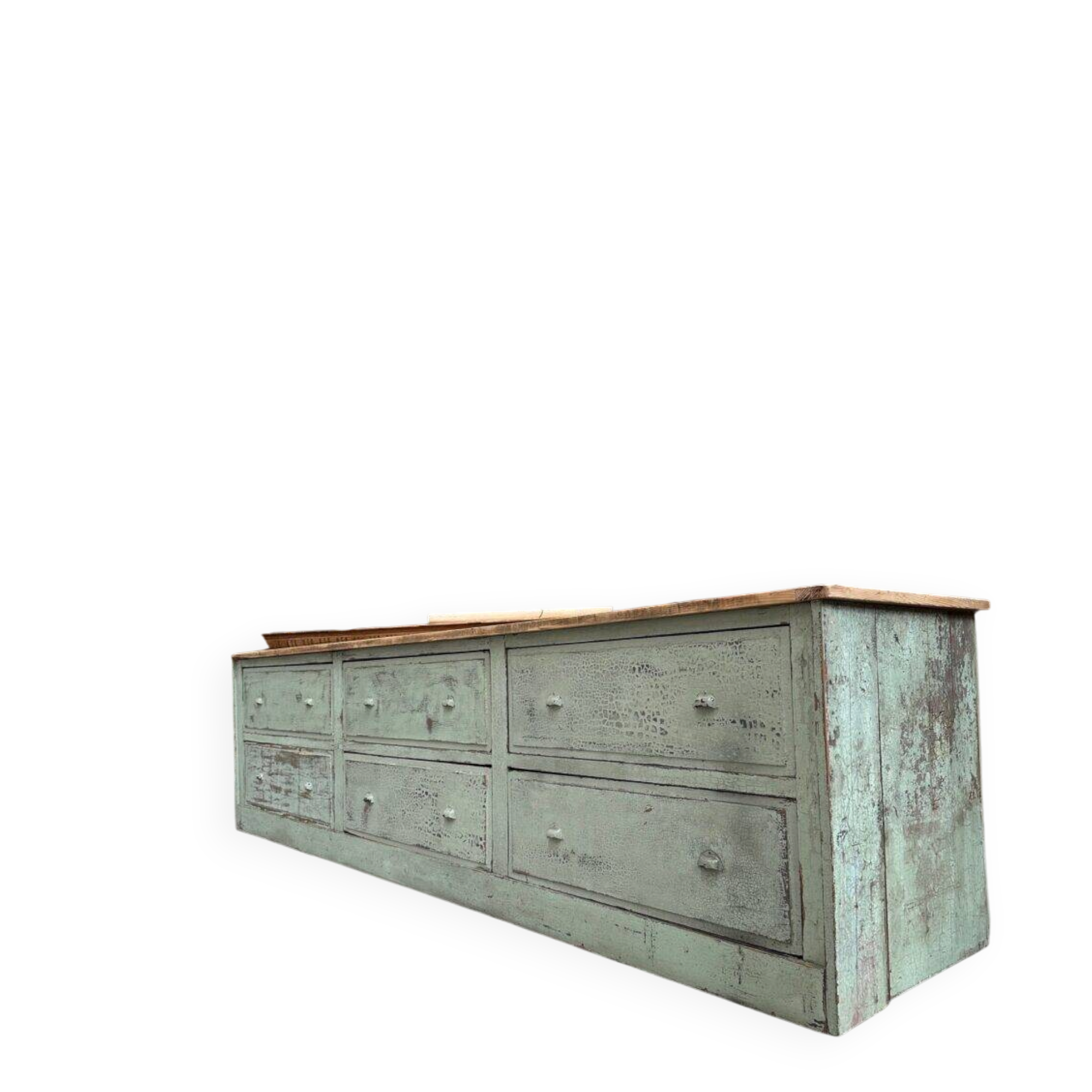 Patinated workshop furniture from the early 20th century.