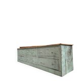 Patinated workshop furniture from the early 20th century.