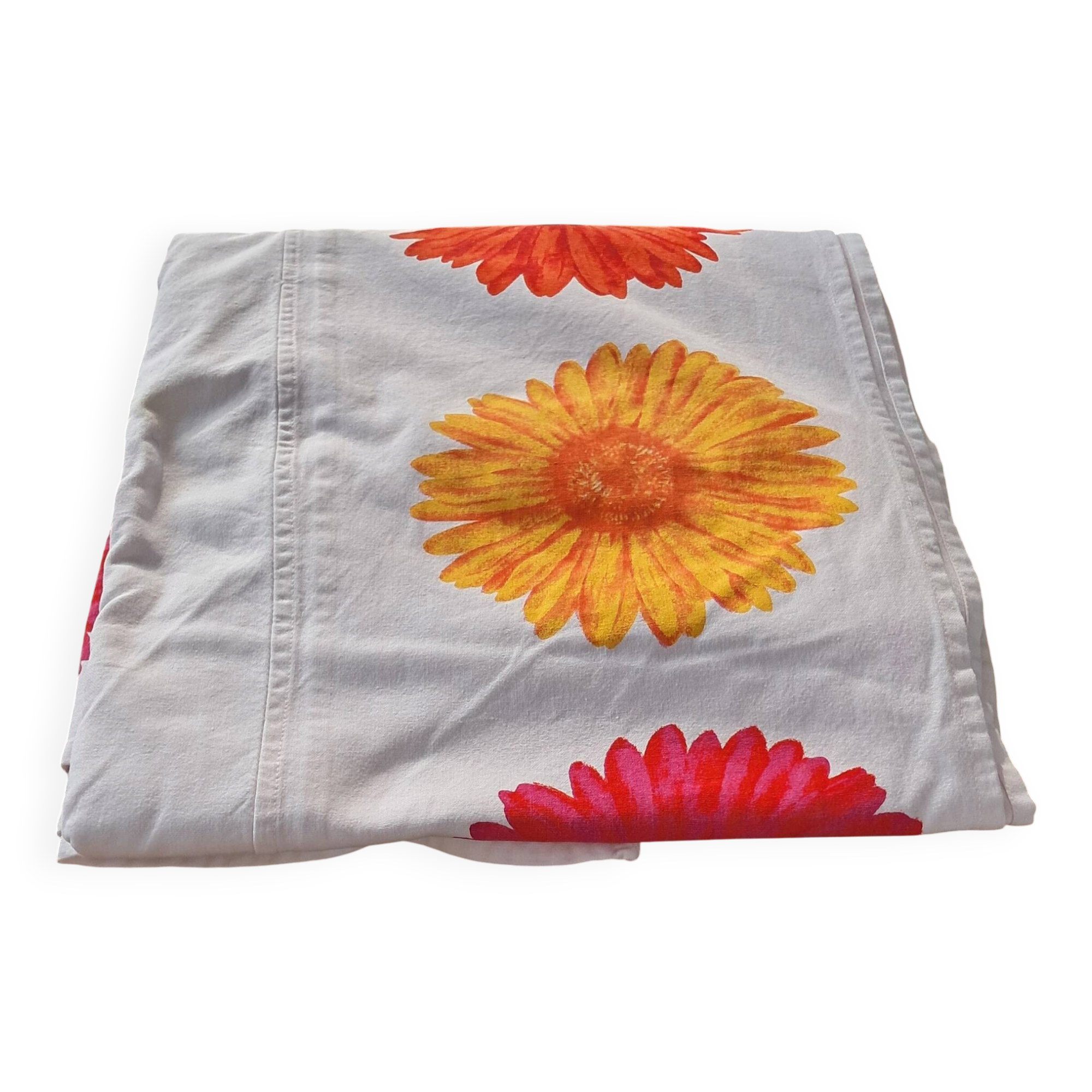 Vintage Flower Power tablecloth with large floral patterns — 1970s