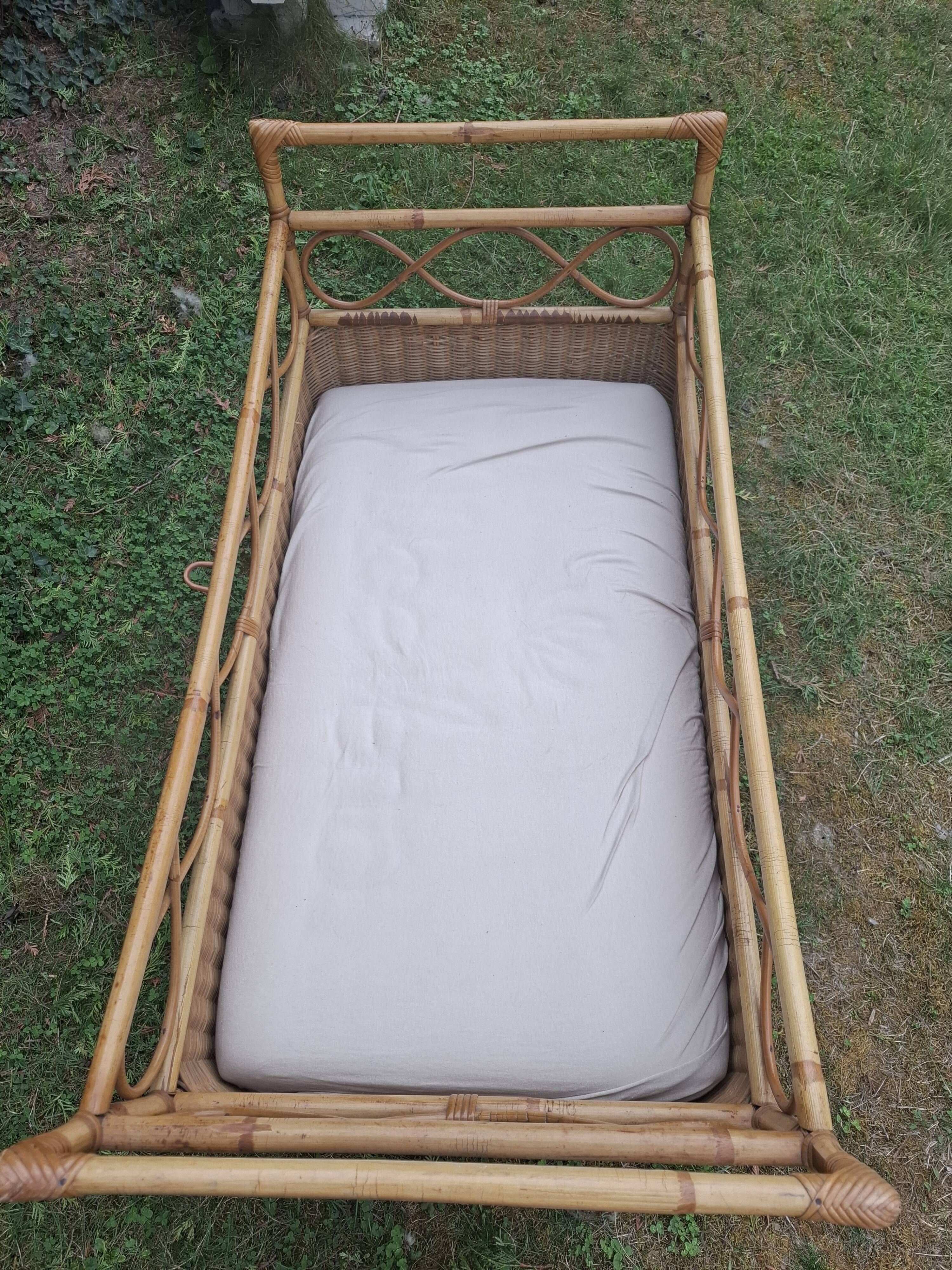 Vintage rattan baby cot