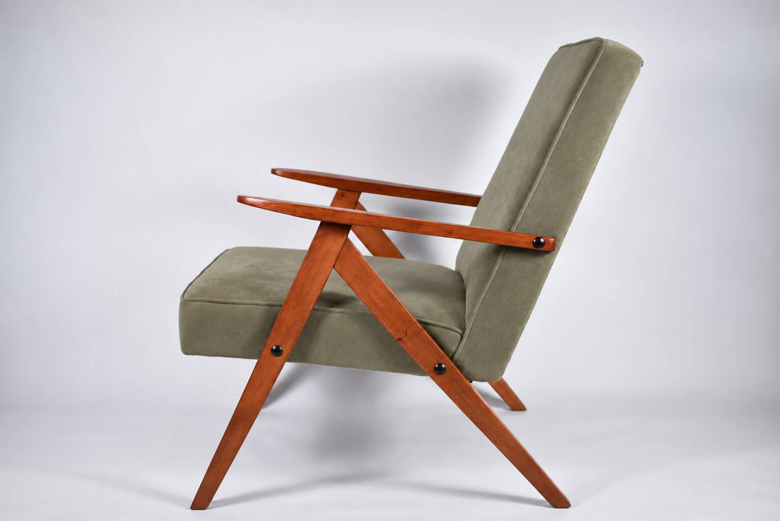 Fauteuil vintage B-310 Var des années 60 en velours vert olive