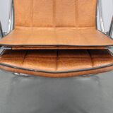 1970s Italian folding lounge chair with leatherette upholstery