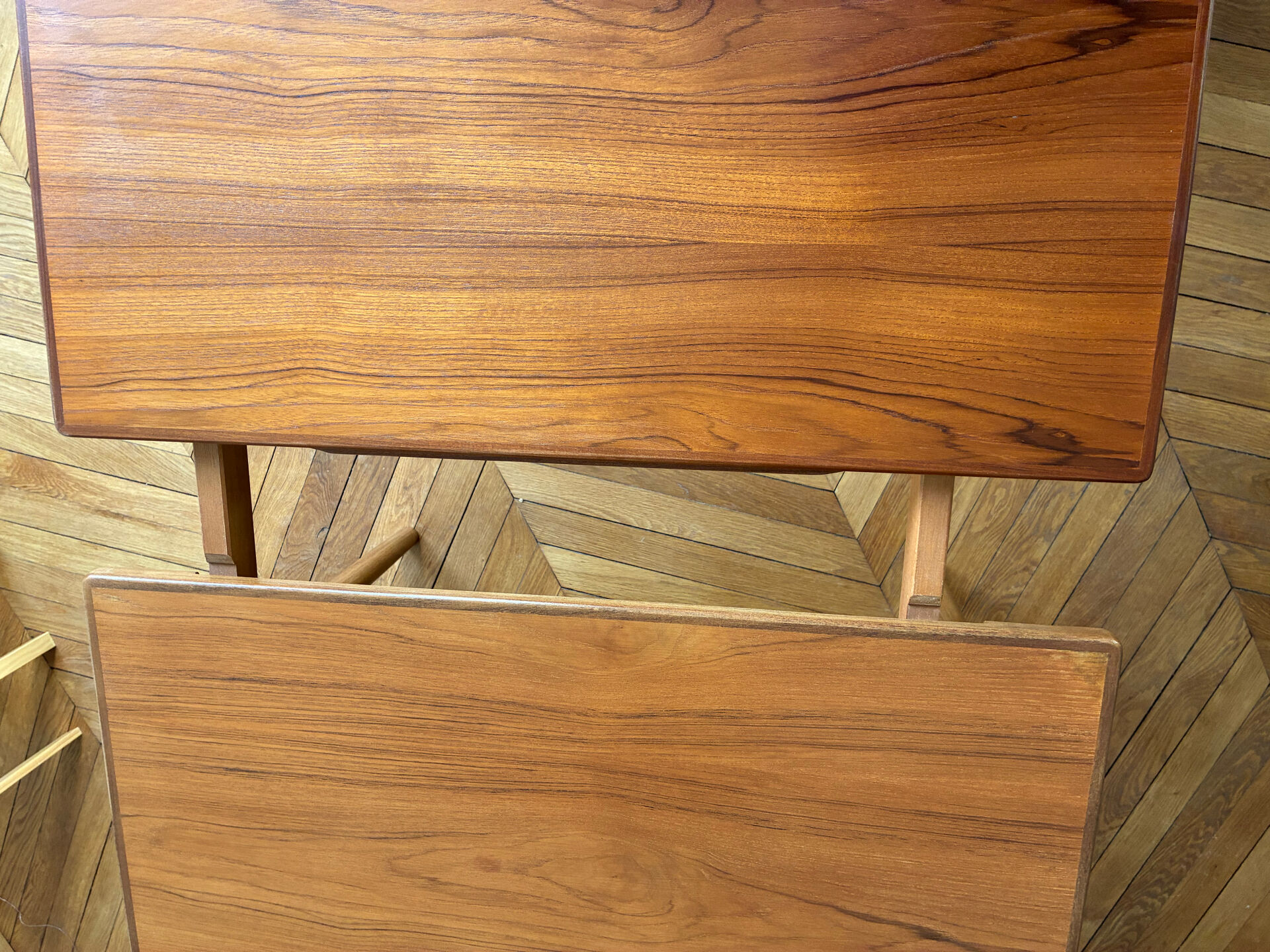 Extendable dining table in teak by Ib Kofod-Larsen