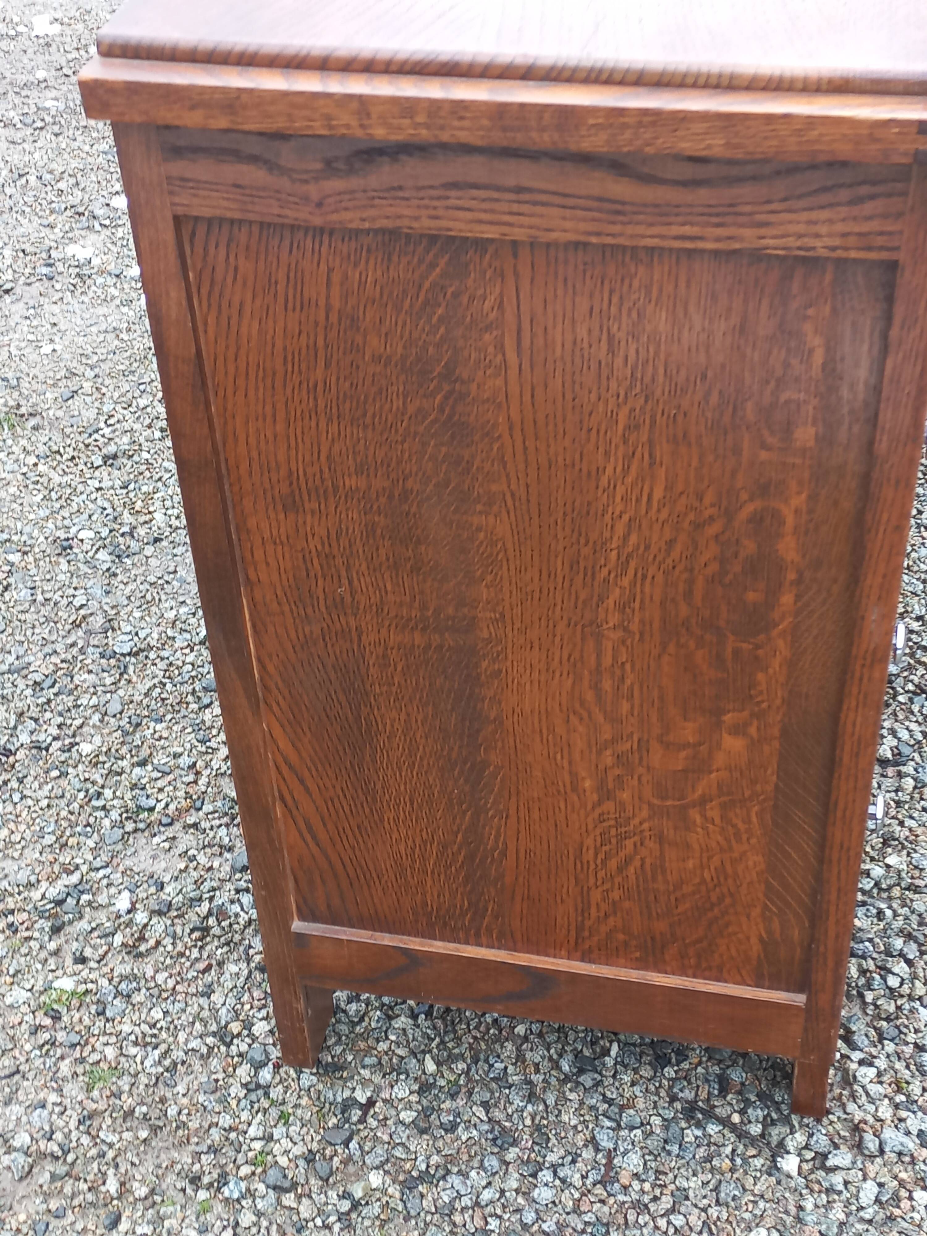 Vintage chest of drawers from the 50s in solid oak legs compass 4 drawers