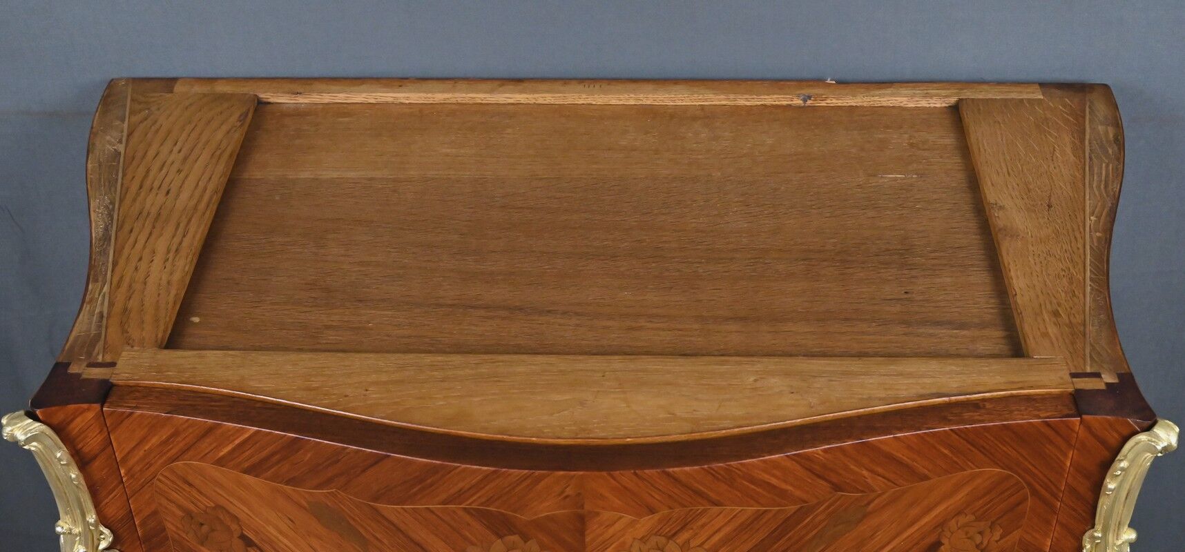 Small marquetry chest of drawers, Louis XV style – early 20th century