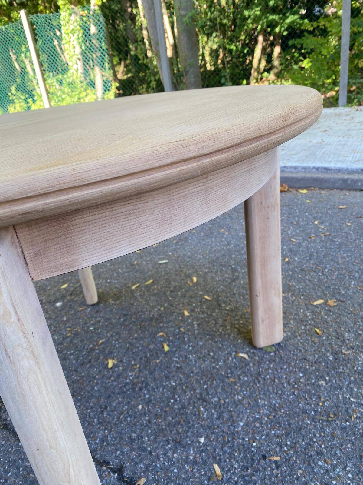 Scandinavian round extendable dining table stripped in oak 1980