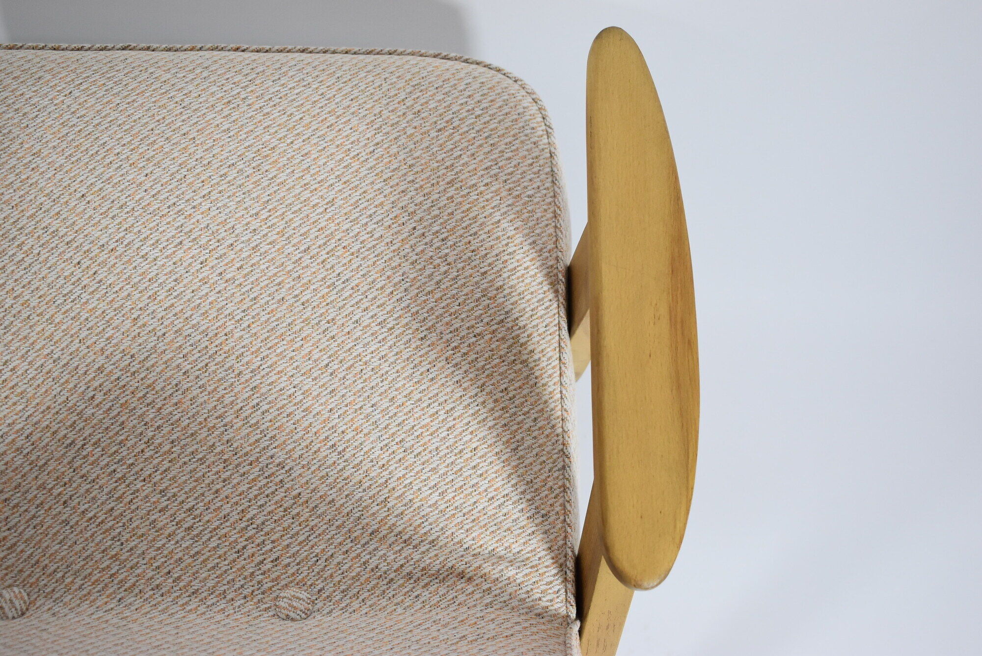Fauteuil vintage 366 Pologne années 60 J. Chierowski, tissu beige