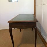 Bureau sous main en cuir ancien