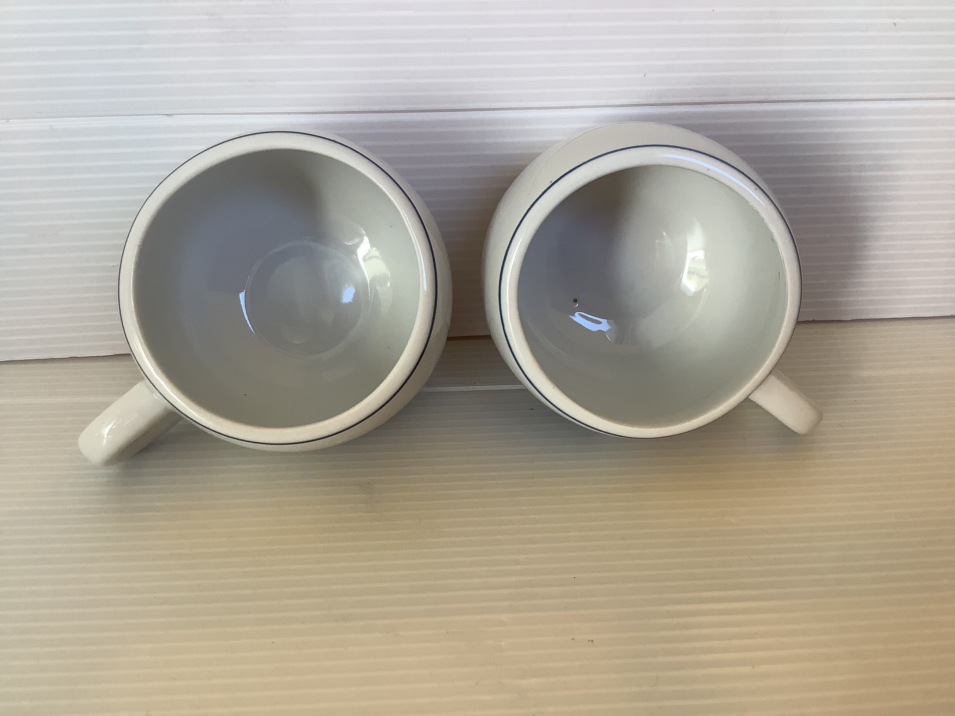 Pair of cups train companies of the sleeping cars of the great European express
