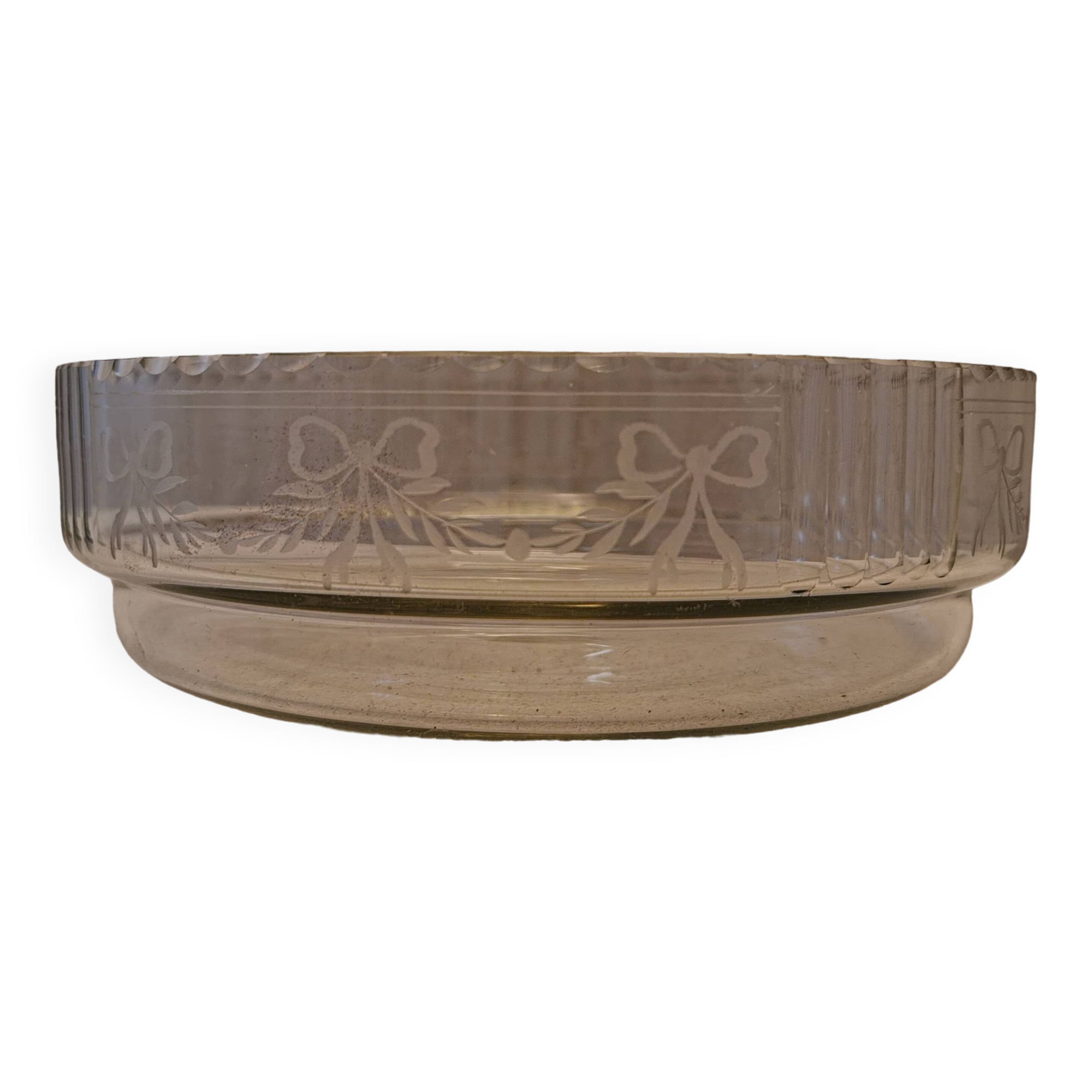 Chiseled glass pocket tray