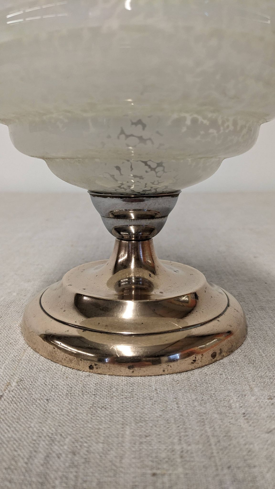Art Deco bedside or ambient lamp in glass from Clichy, France, circa 1920.