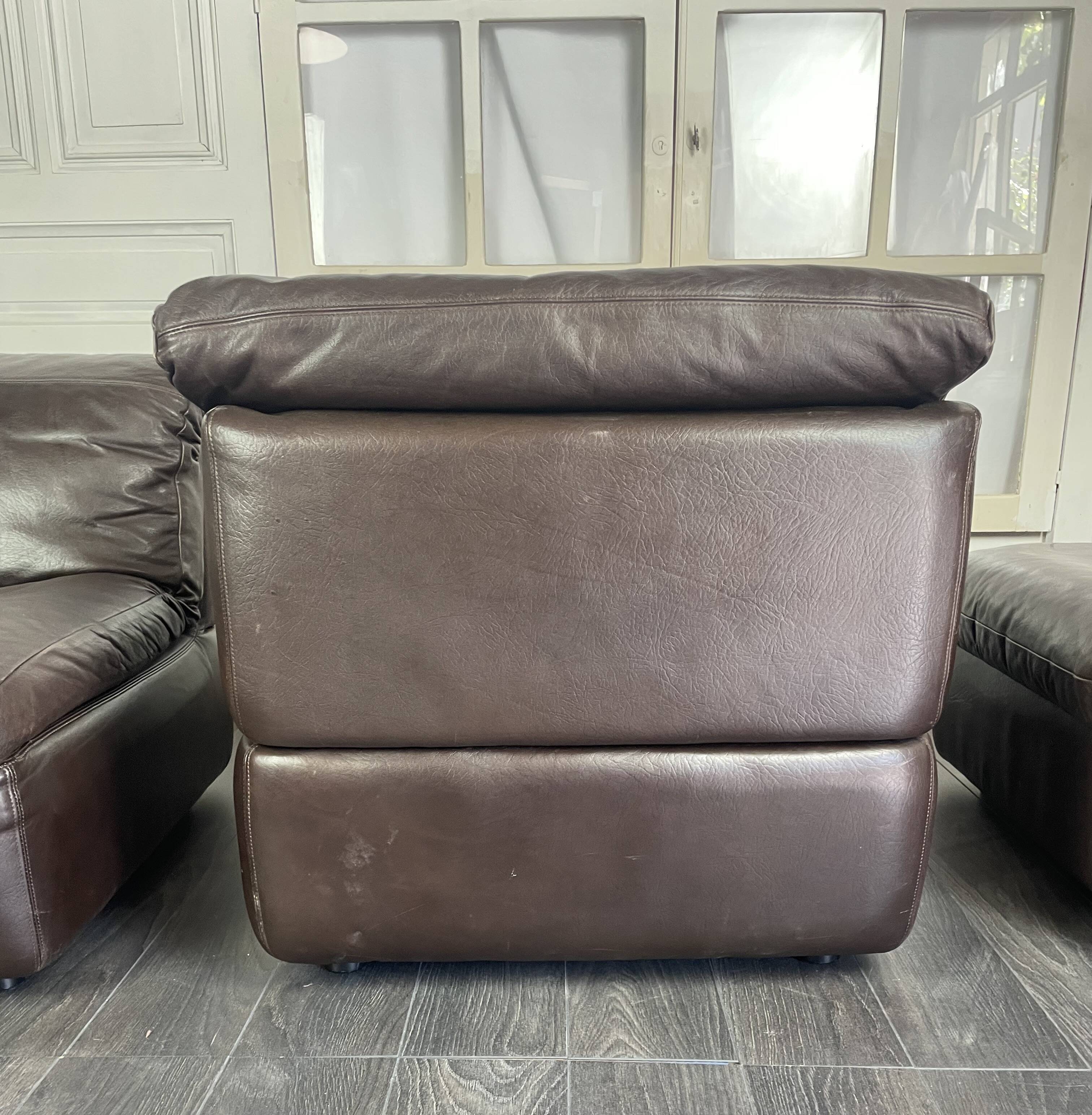 Canapé trois modules en cuir chocolat Rolf Benz