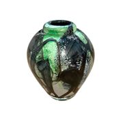 Vase Ada LOUMANI en verre soufflé dans les tons verts