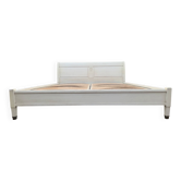 Grand/King Bed by La Grange