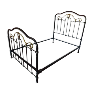 Ancient metal bed