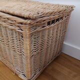 Wicker trunk