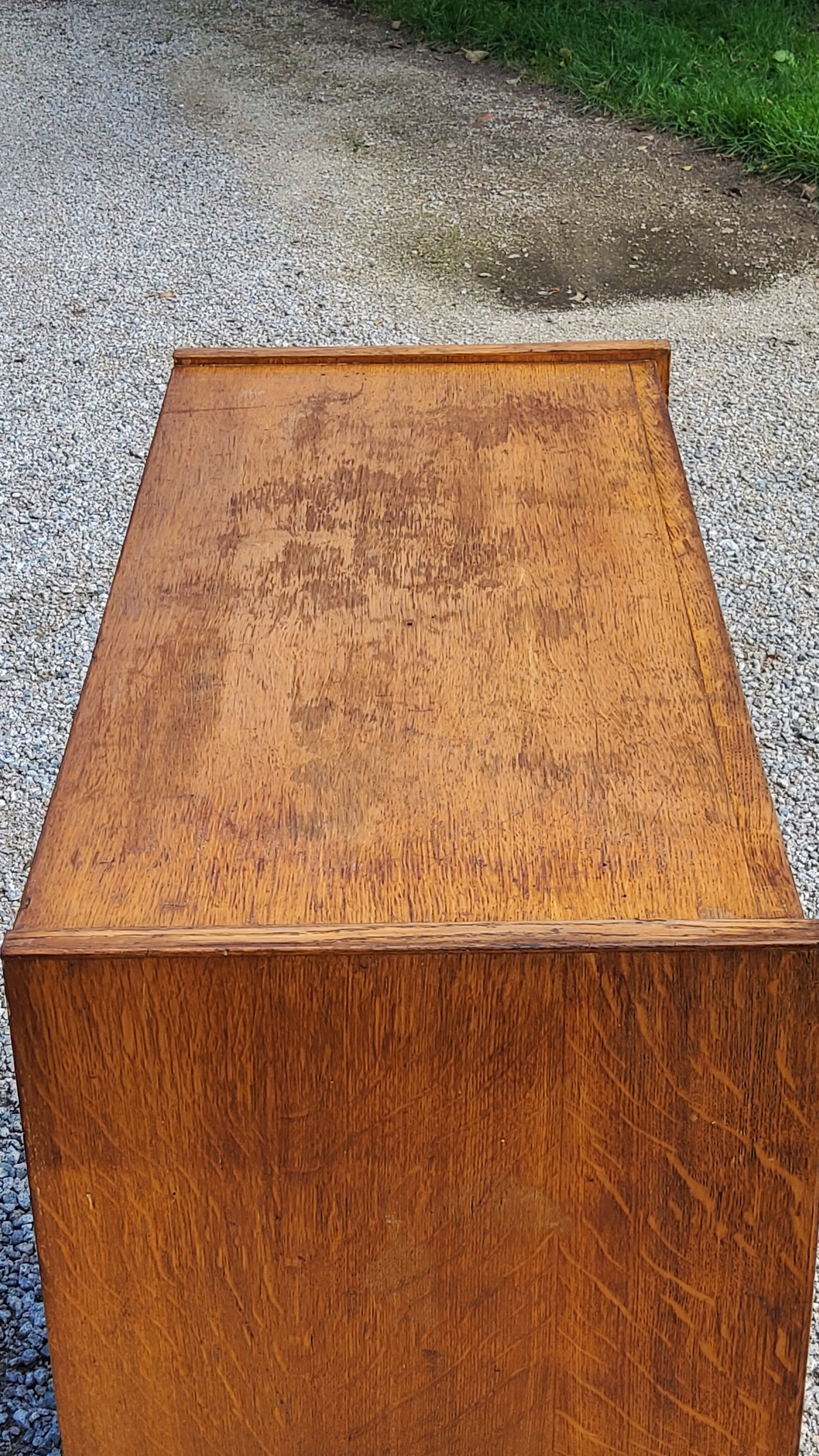 Chest of drawers of the 50s in golden blond oak 5 drawers conical feet