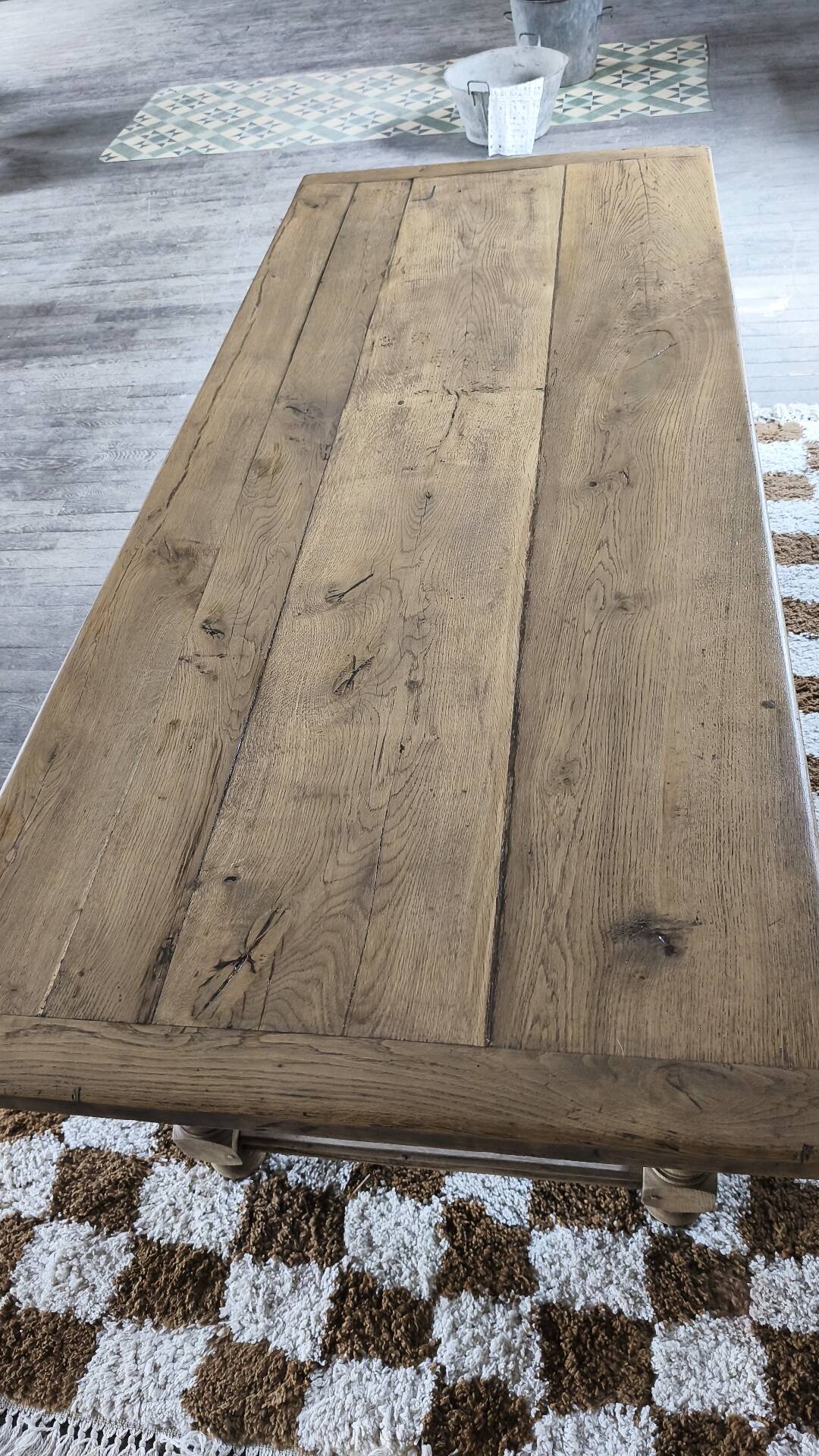 Farm table