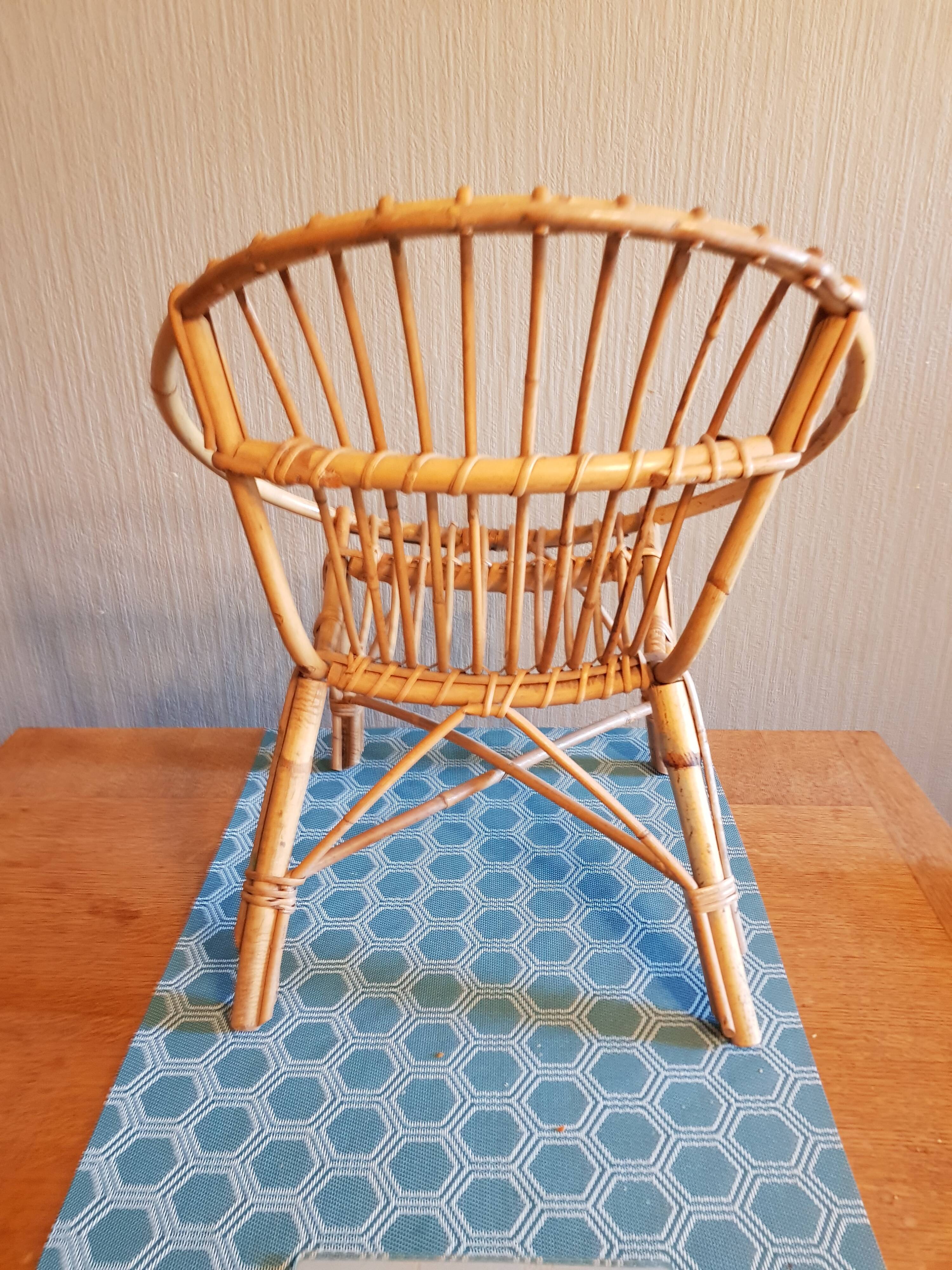 Vintage wicker rattan chair