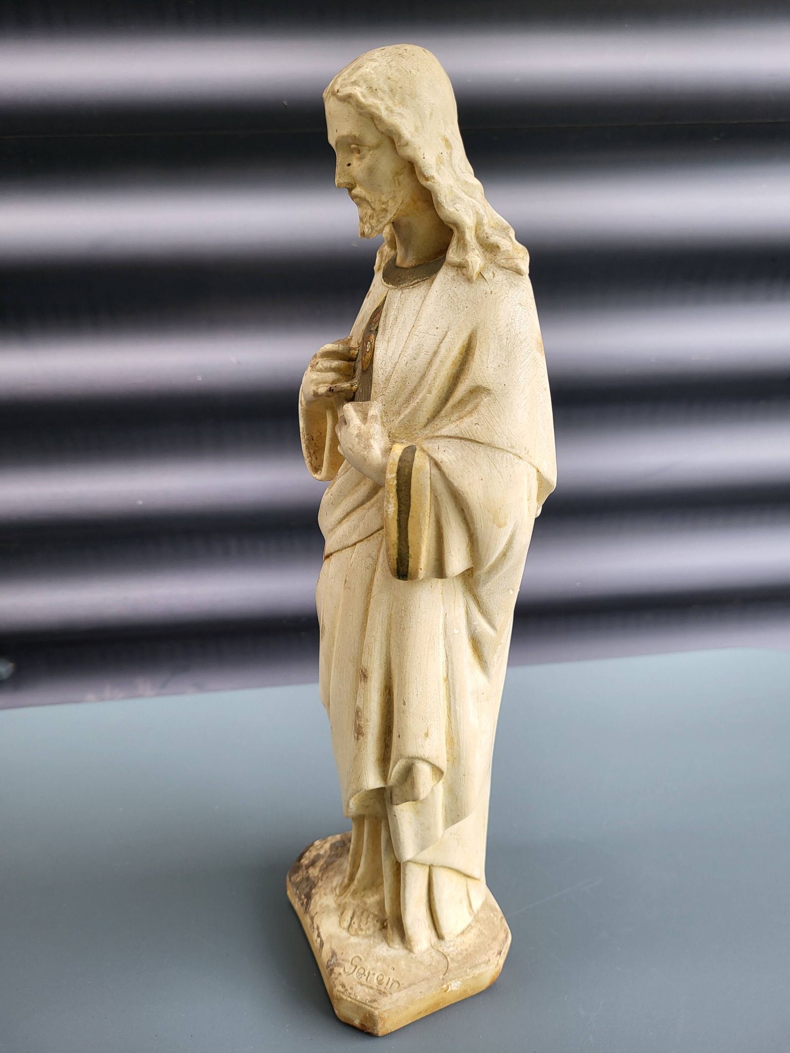 Old plaster statue of the Sacred Heart of Jesus, signed Serein, Made in France.