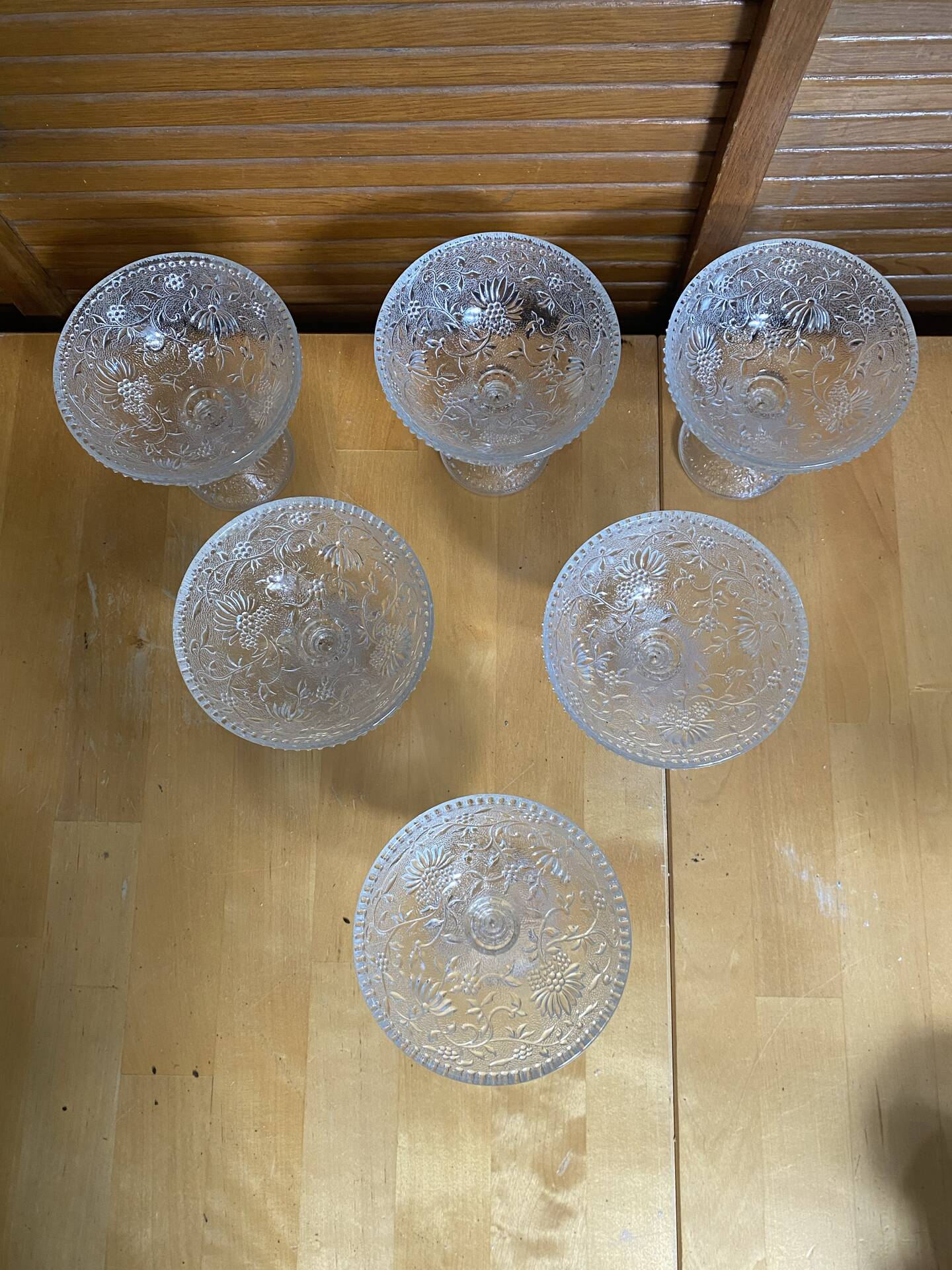 Salad bowl + 6 Ice Fruit Cups Mousse PAVEL PANEK Moulded Glass Vintage