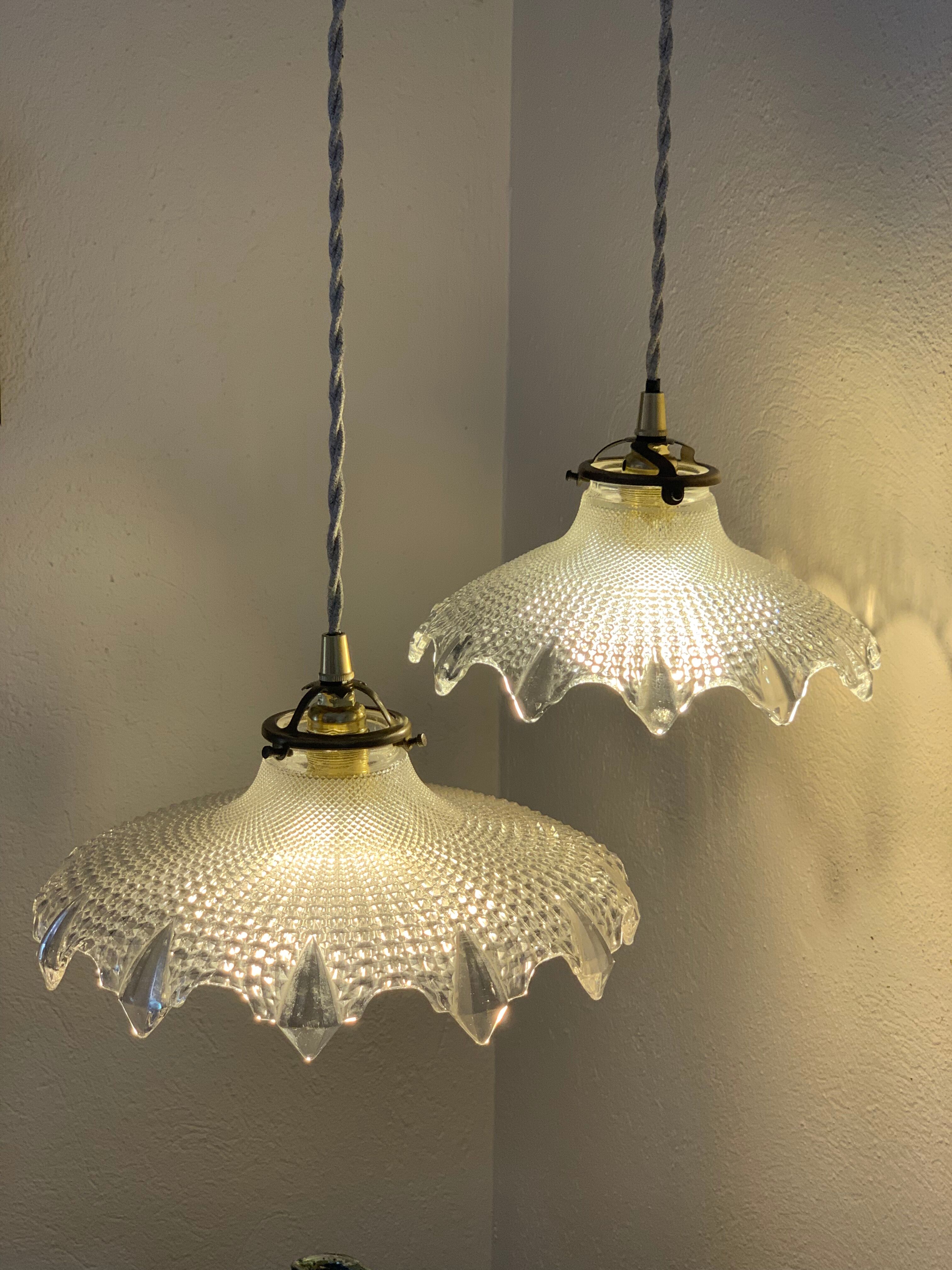 Suspension Holophane vintage diamond glass