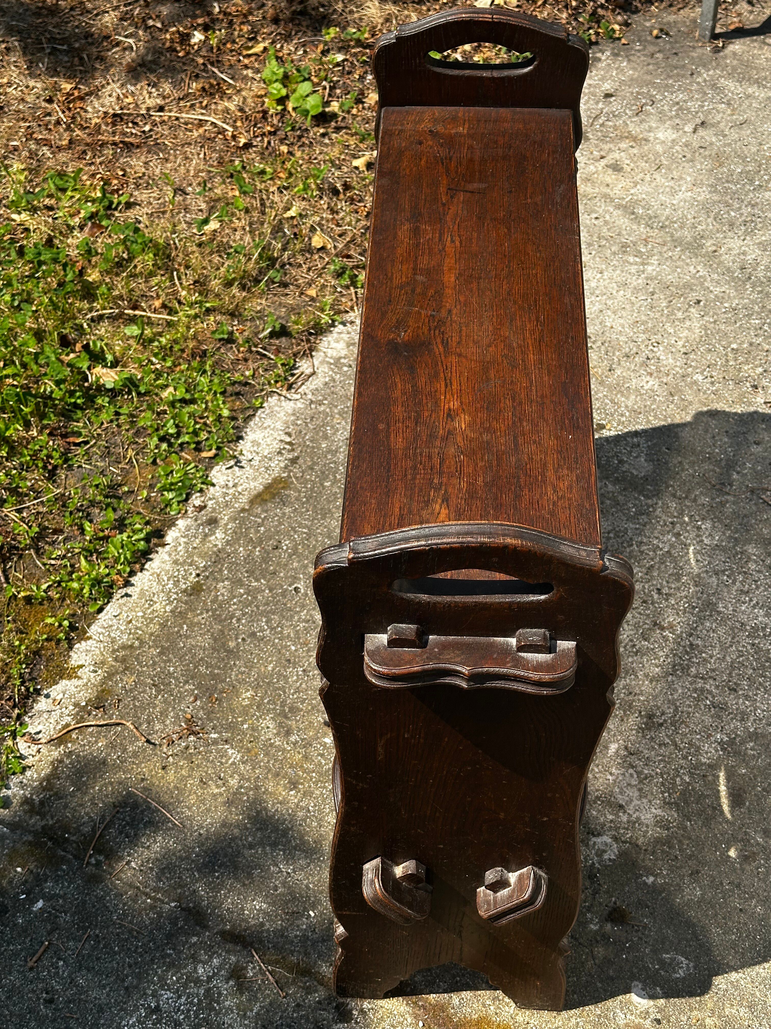 Petit porte-revues / meuble d’appoint en chêne foncé fin 19 e siècle