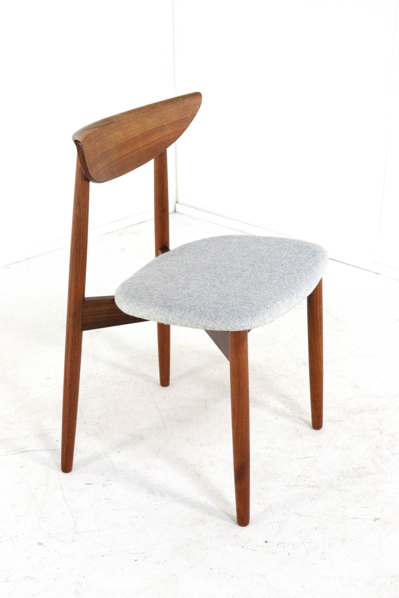 Set of 4+2 Harry Ostergaard for Randers Møbelfabrik chairs - danish design