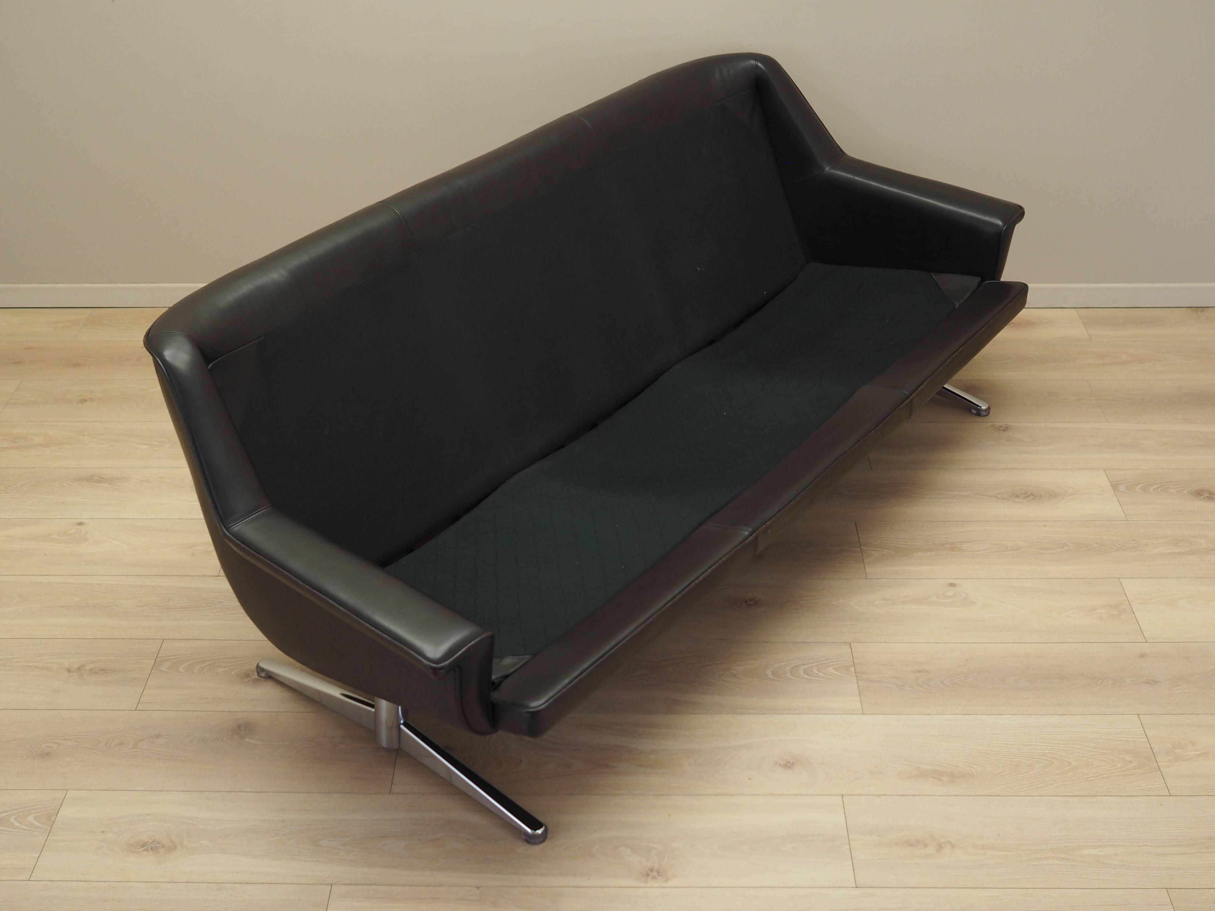 Brown leather sofa, Danish design, 1970s, designer: Werner Langenfeld, manu
