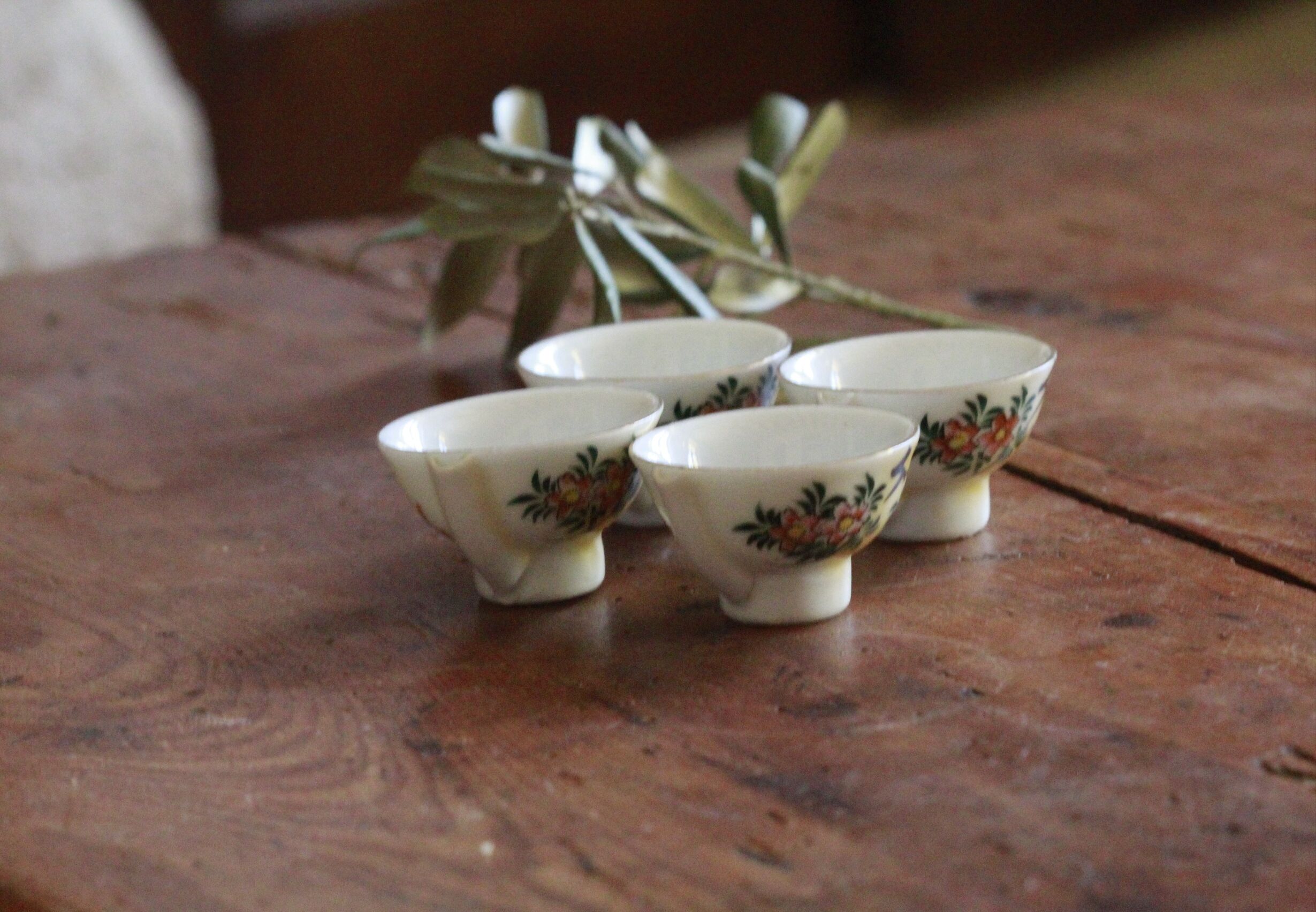 Sake glasses whistling