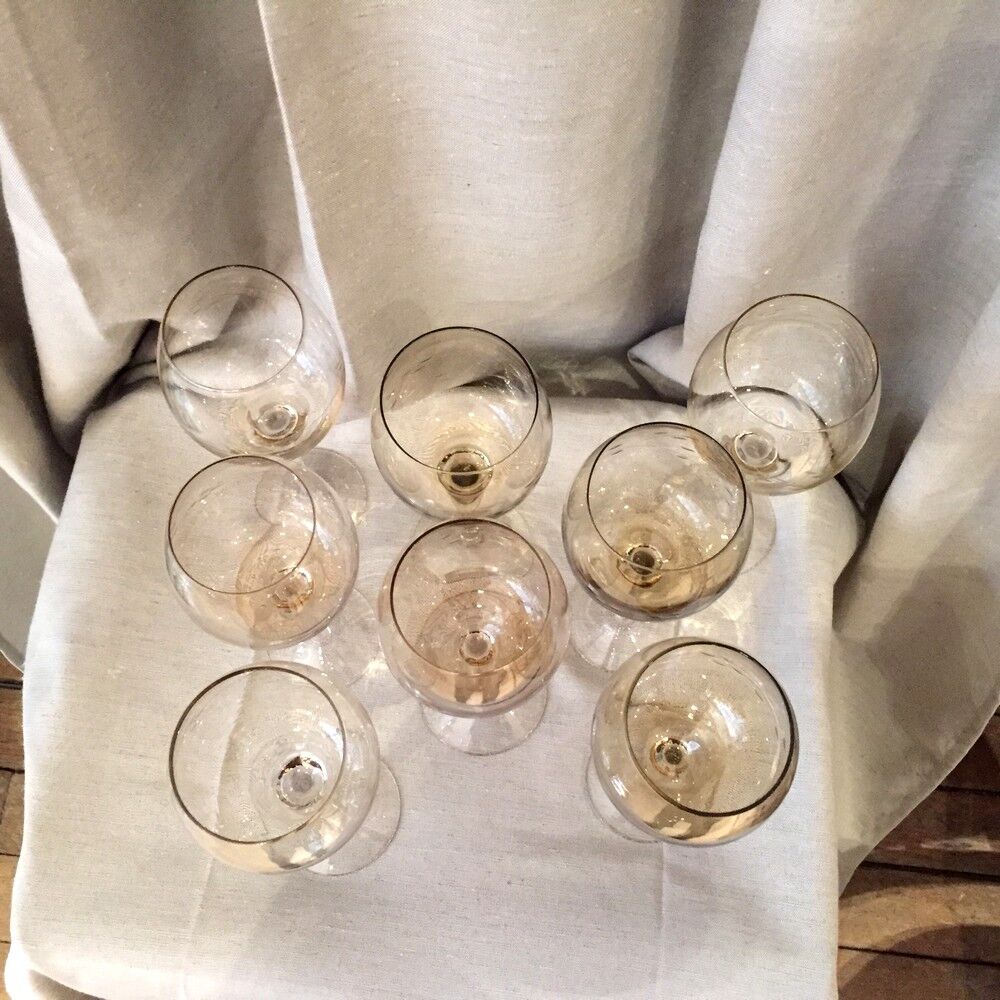 SUITE OF 8 GLASSES A GLASS WINE SMOKES OF THE YEARS 1930 1940