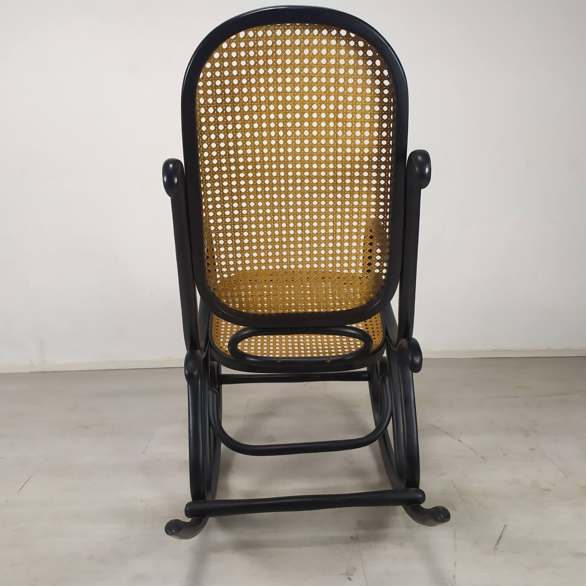 Rocking-chair curved wood