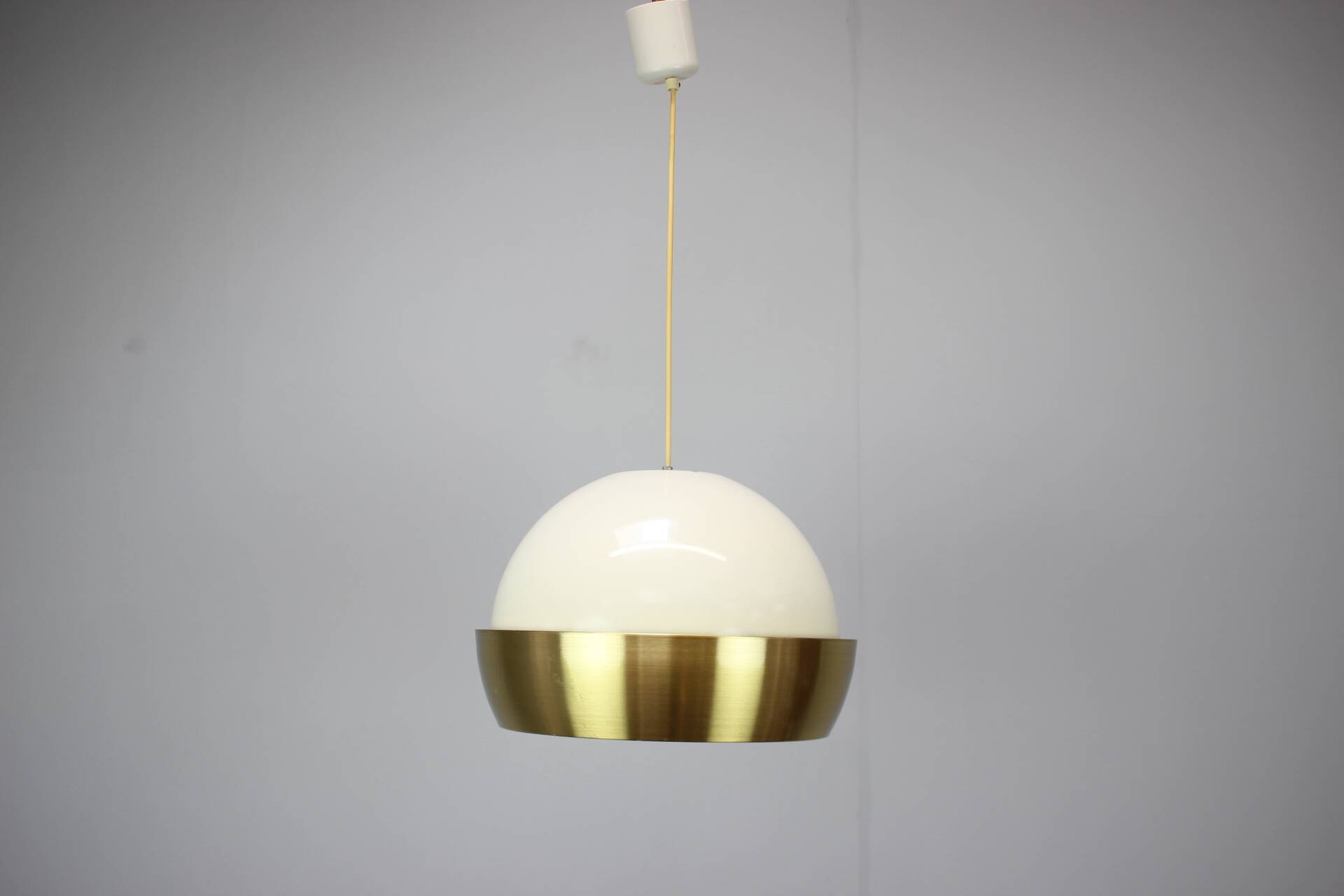 Ssuspension « space age » de Carlo Nason, italienne, moderne du milieu du siècle dernier, 1970
