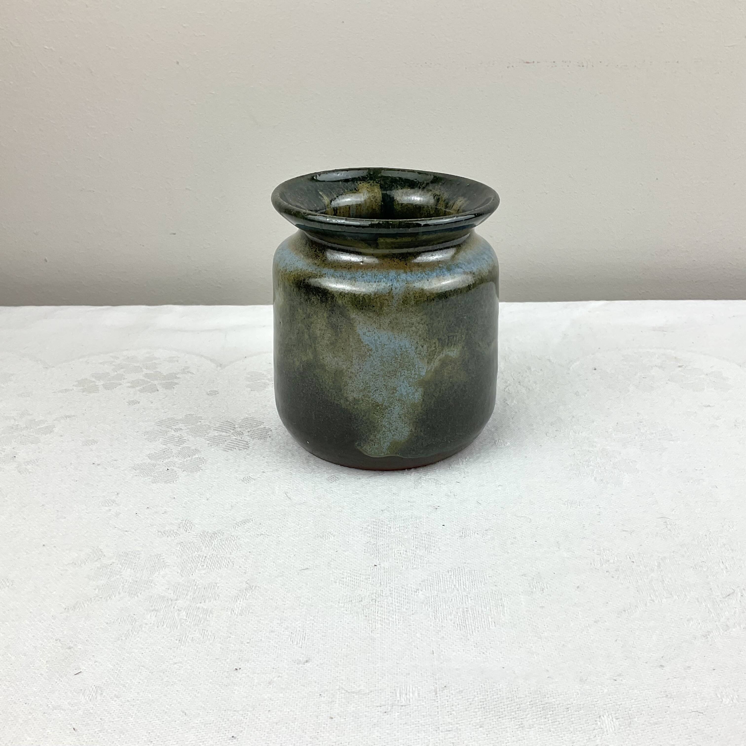 Small vintage ceramic pot