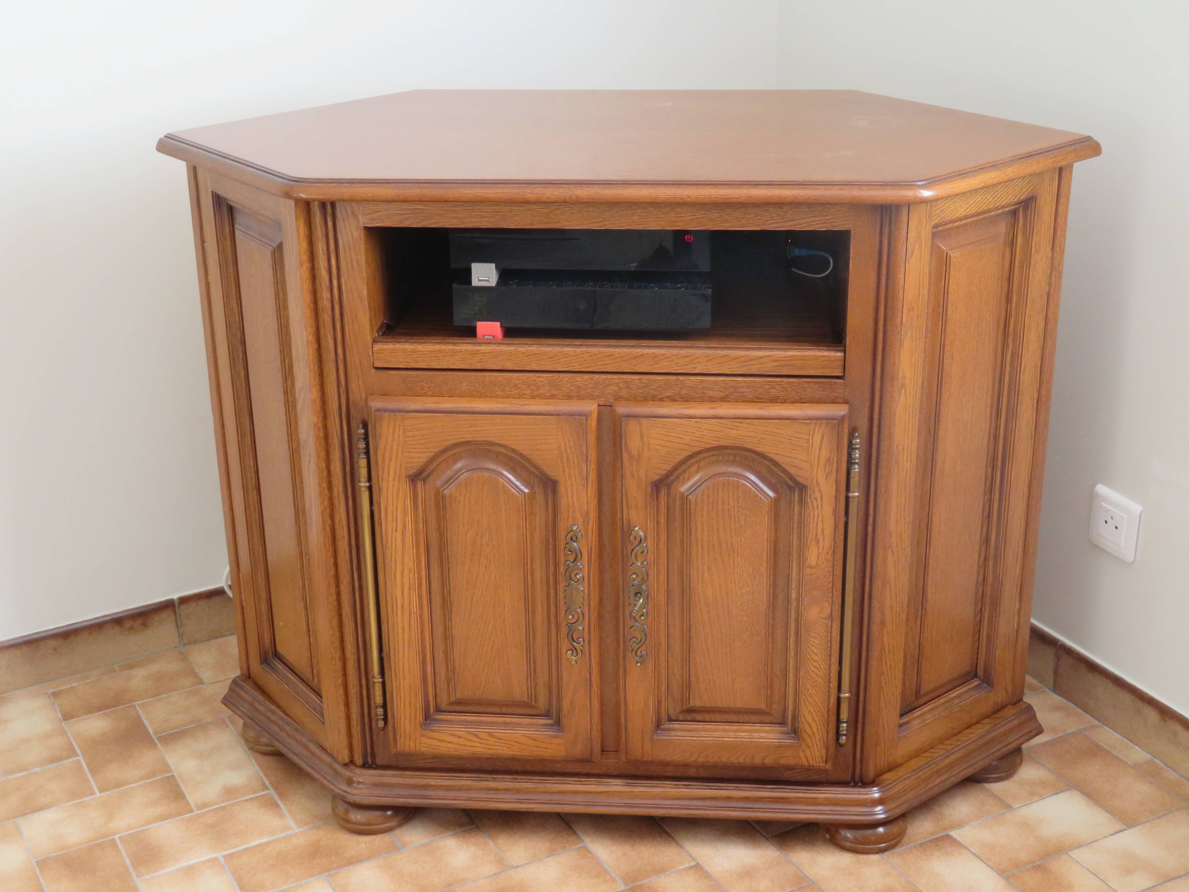 CORNER TV STAND