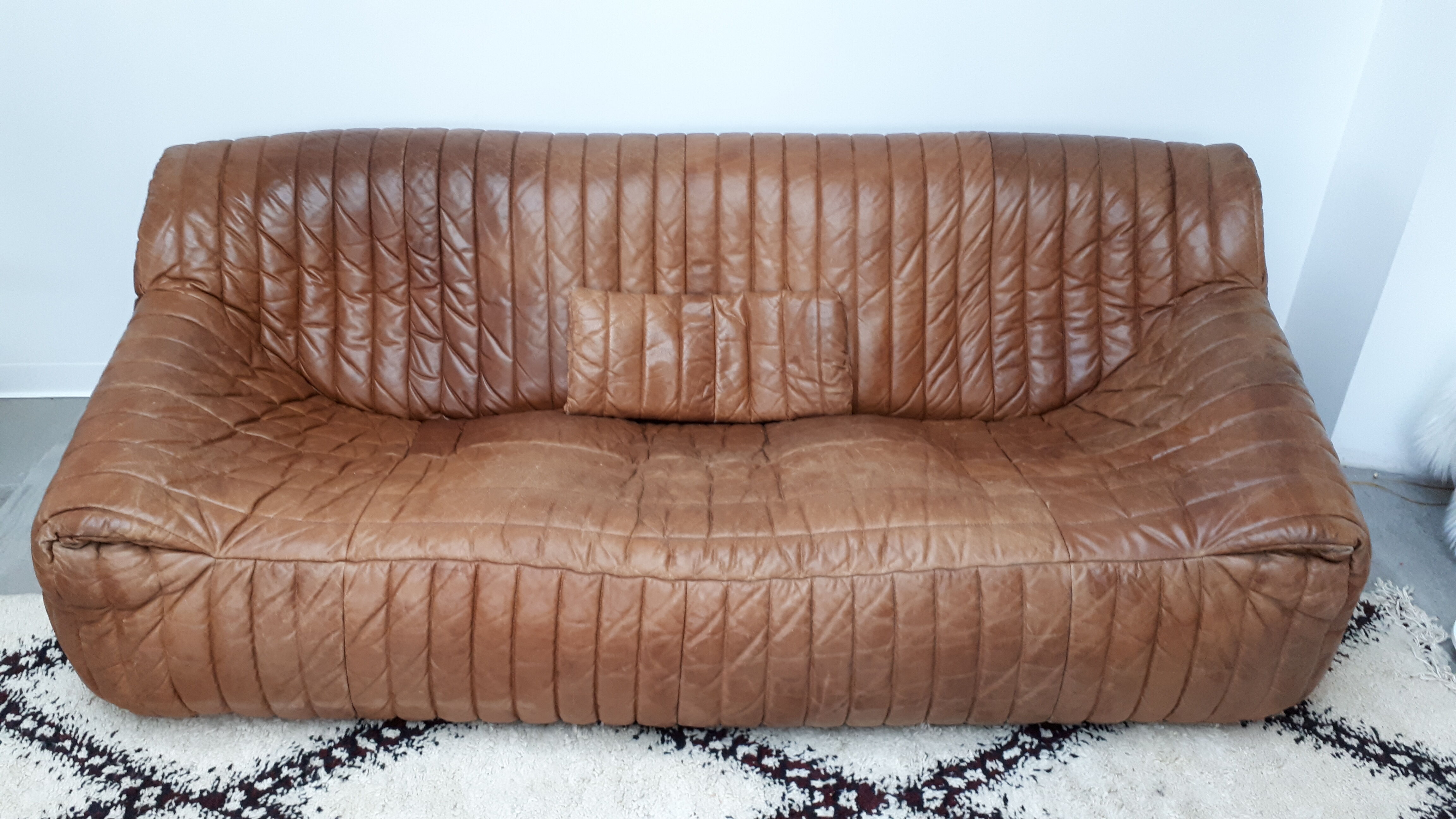 Sofa by  Annie Hieronimus model sandra