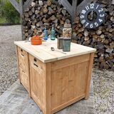 Central island / Saucepan storage unit