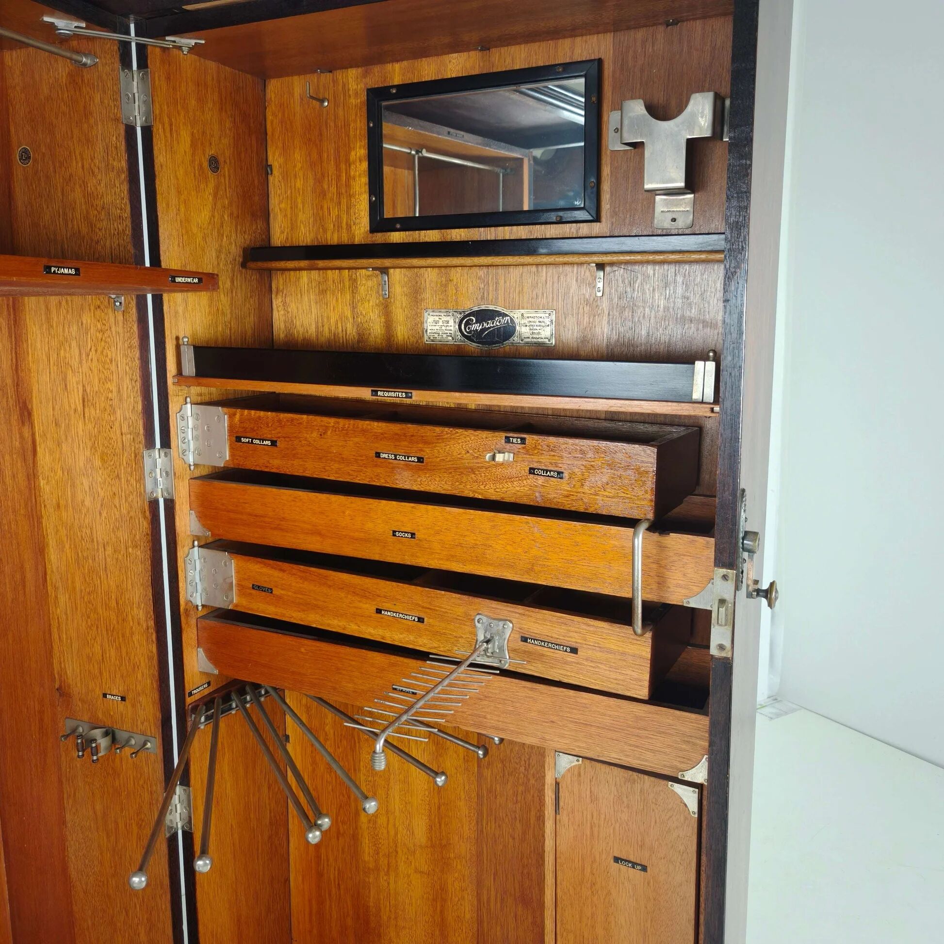 Compactom c.1920 ship gentleman’s wardrobe – model ZA G227