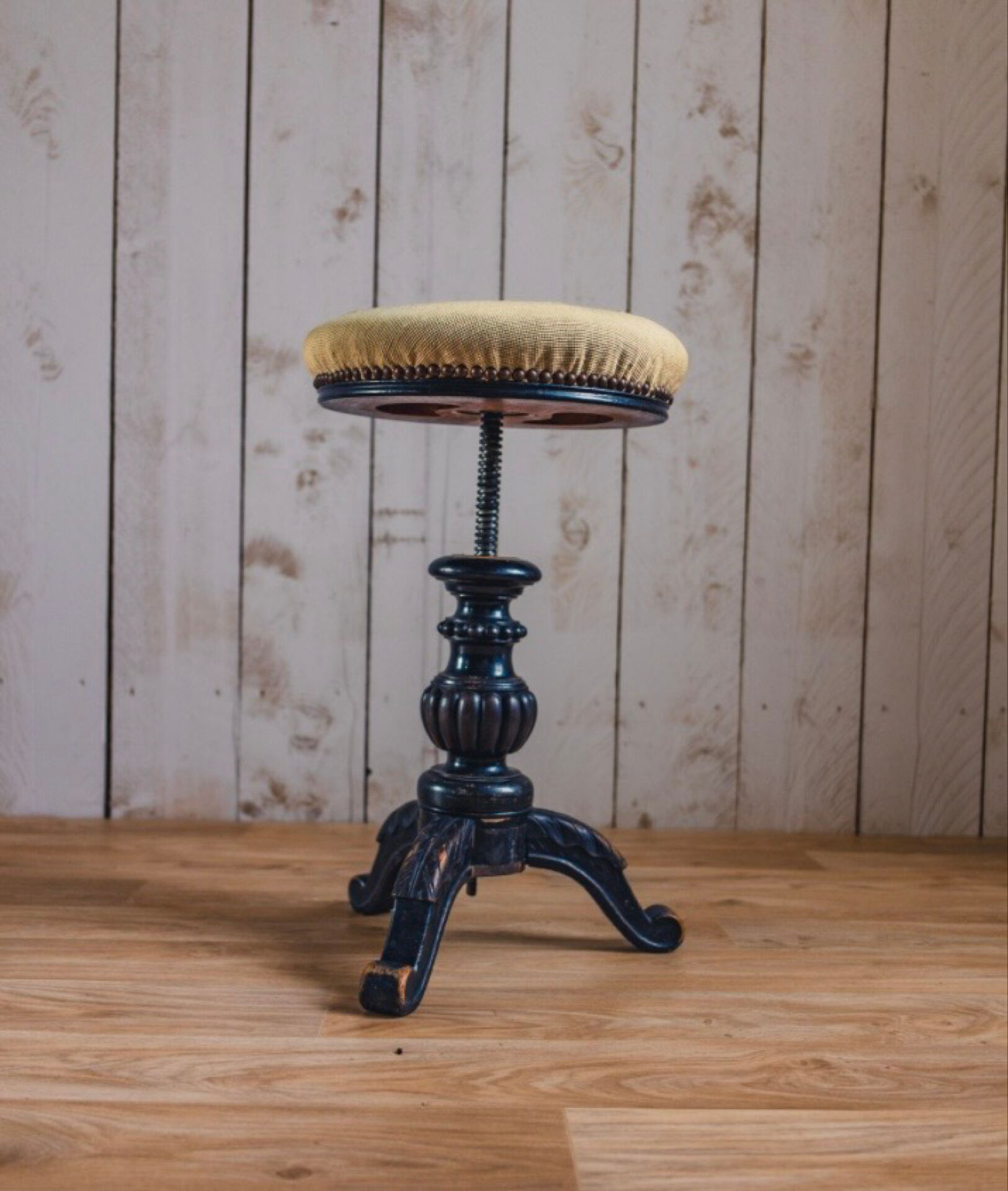 Tabouret de piano en bois noirci