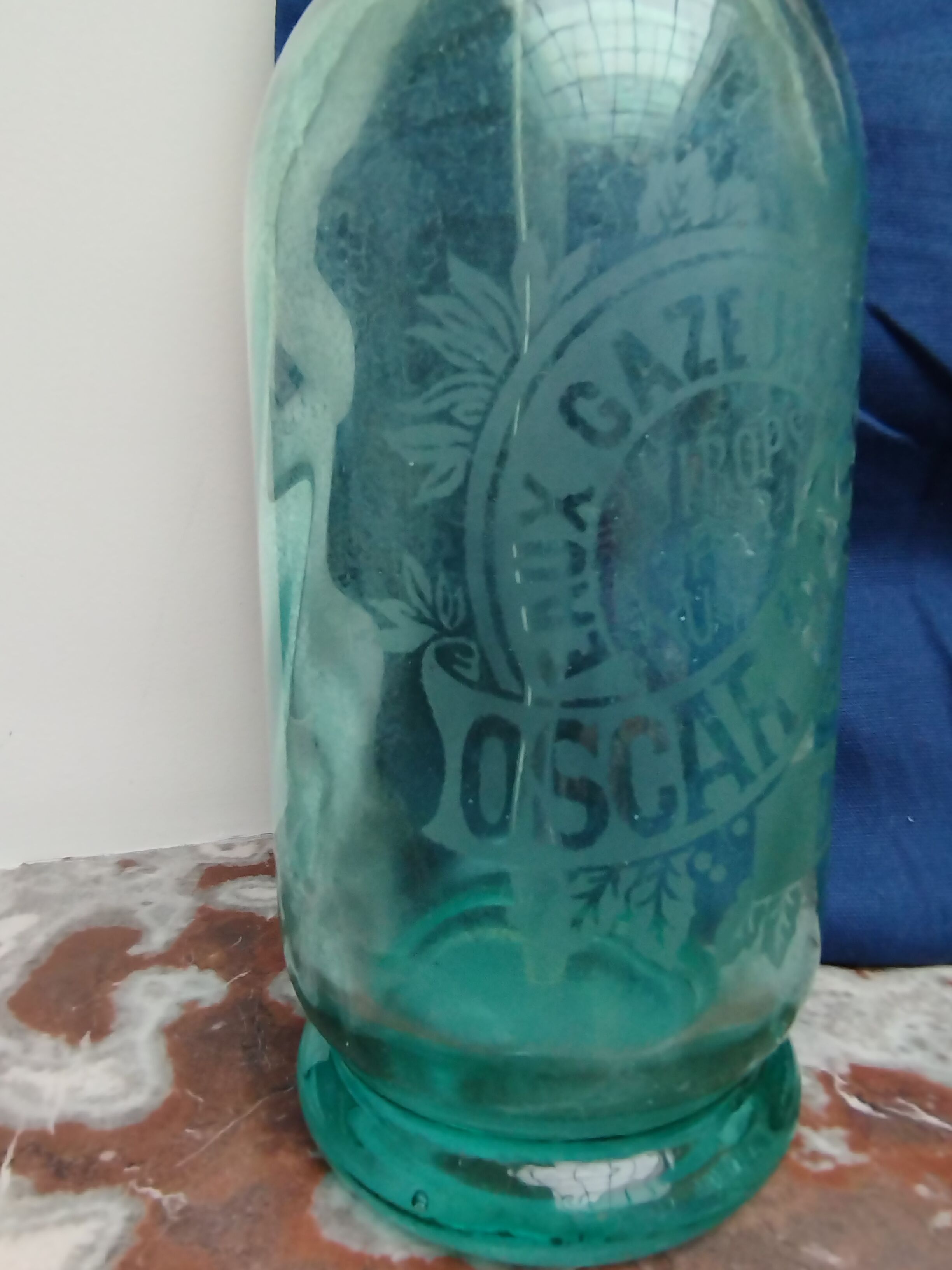 Oscar Basset sparkling water siphon