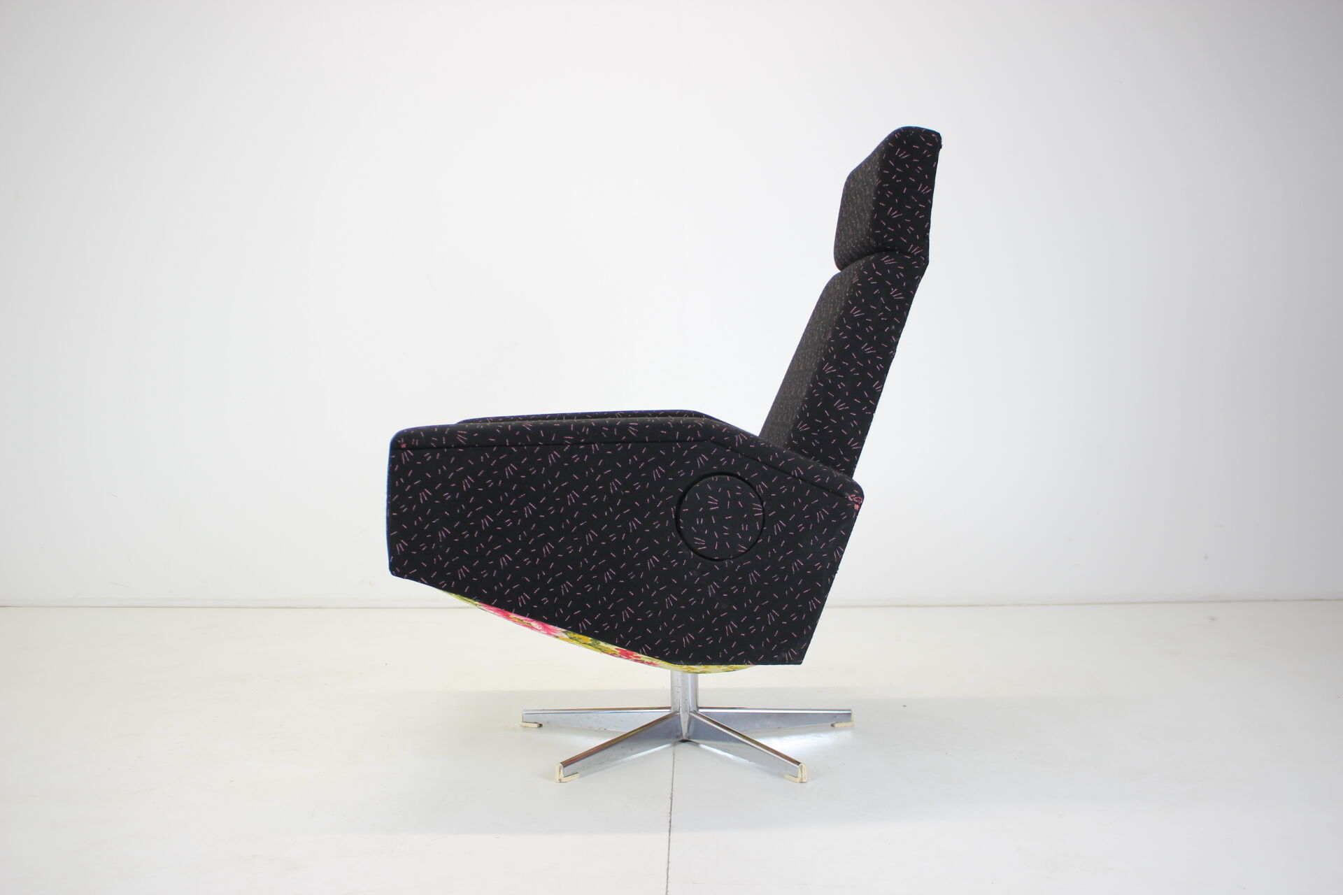 Mid-century adjustable relax armchair, 1970's.