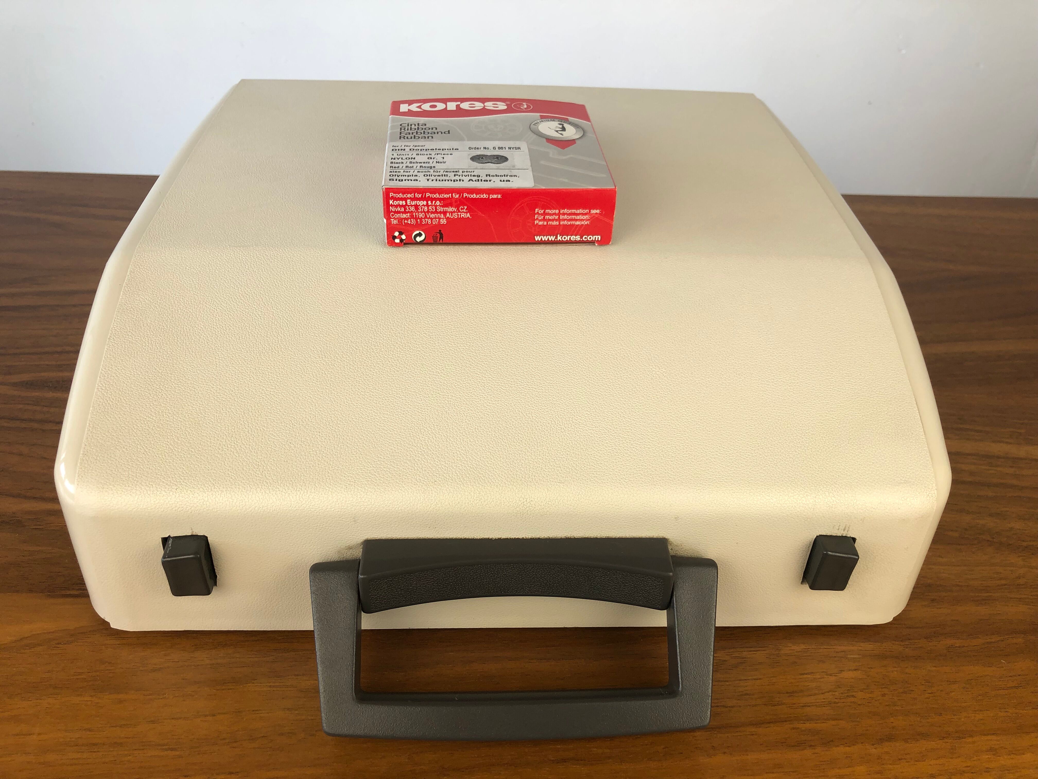 Brother Nogamatic200 typewriter (new tape)